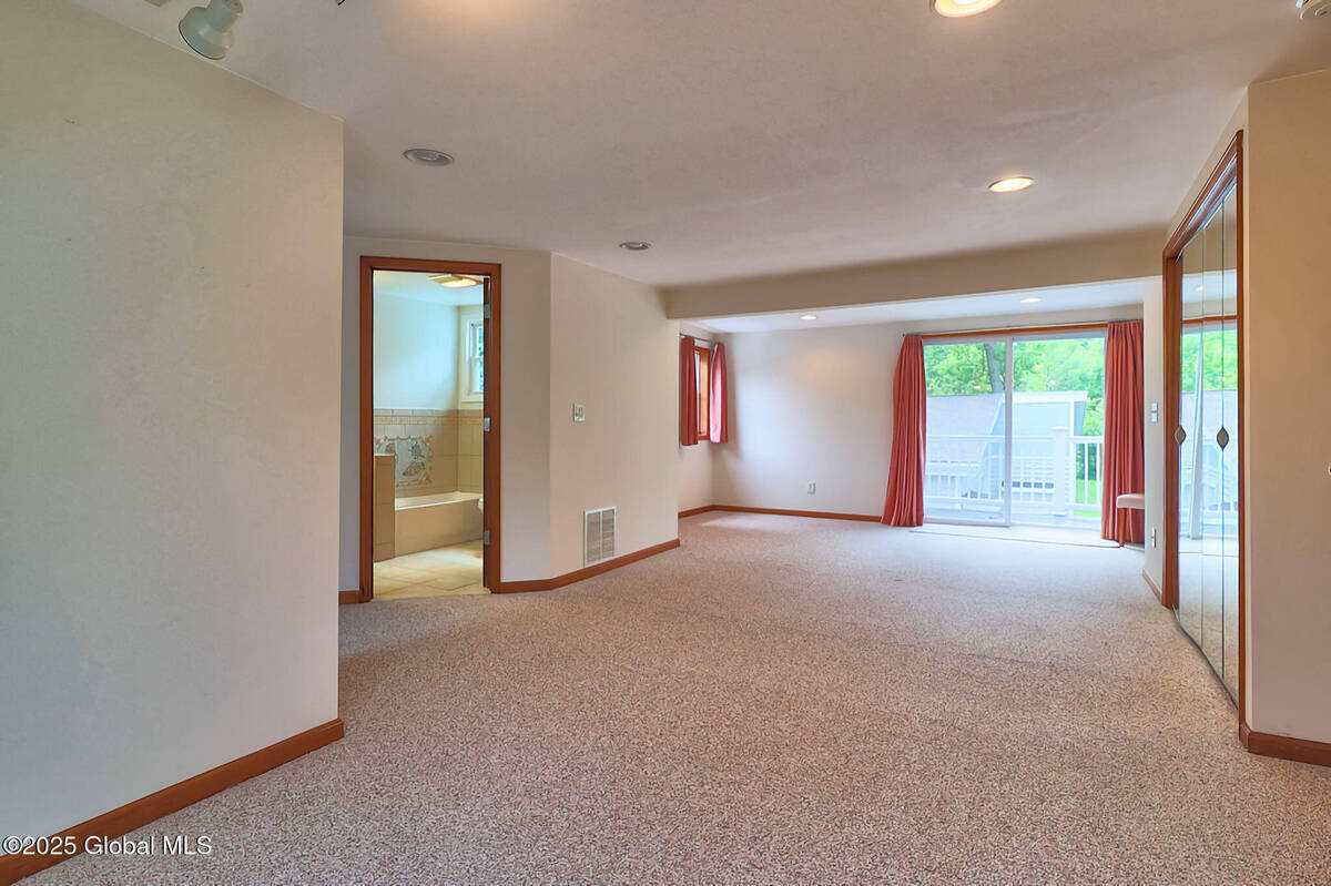 #29 photo, 22 Schaffer Drive, Colonie , NY 12047