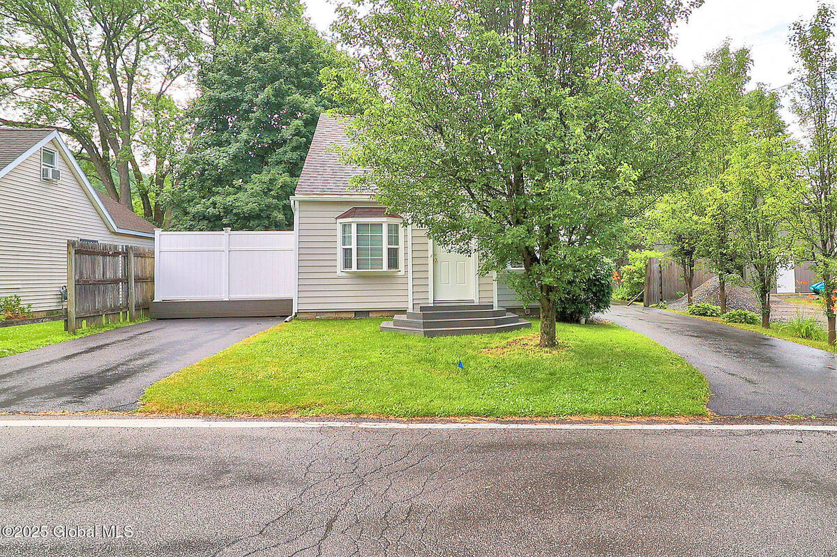 #3 photo, 22 Schaffer Drive, Colonie , NY 12047