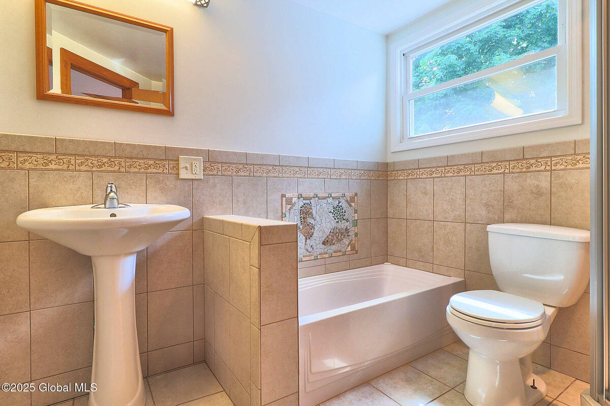 #35 photo, 22 Schaffer Drive, Colonie , NY 12047