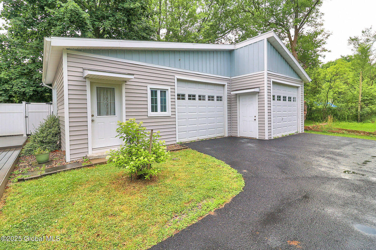 #42 photo, 22 Schaffer Drive, Colonie , NY 12047