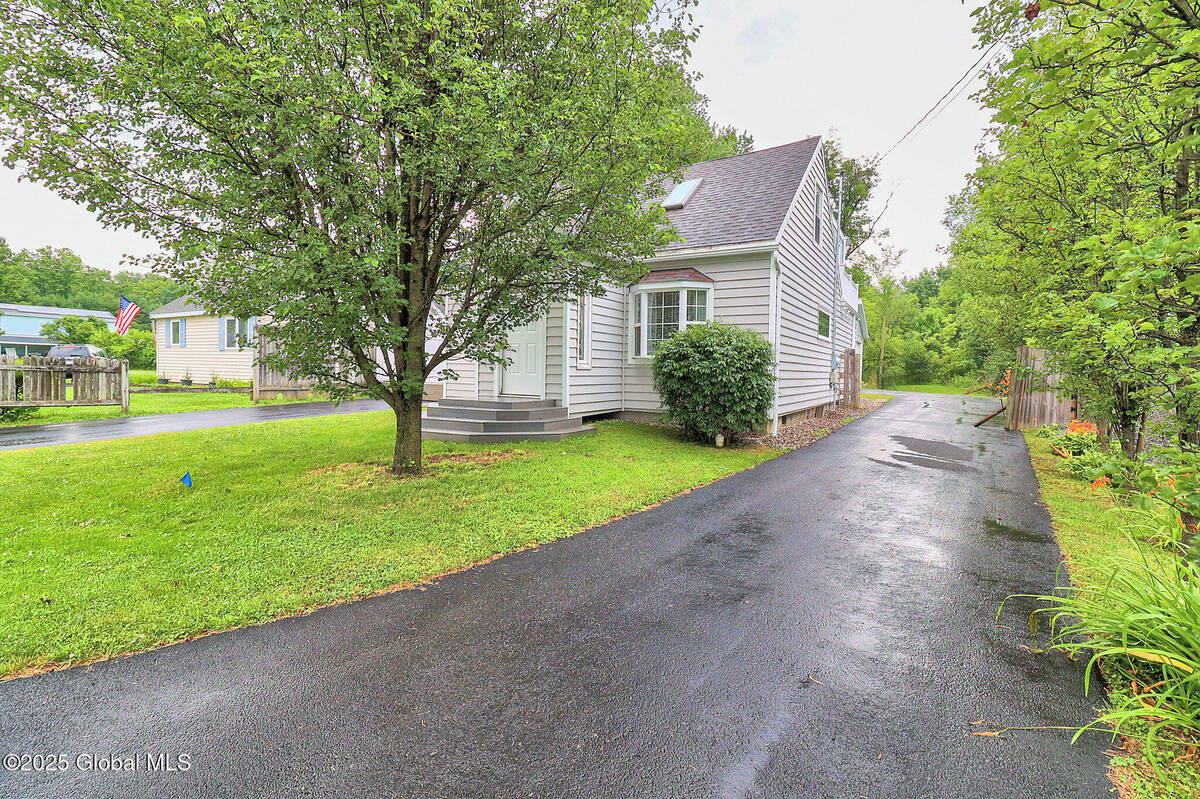 #43 photo, 22 Schaffer Drive, Colonie , NY 12047