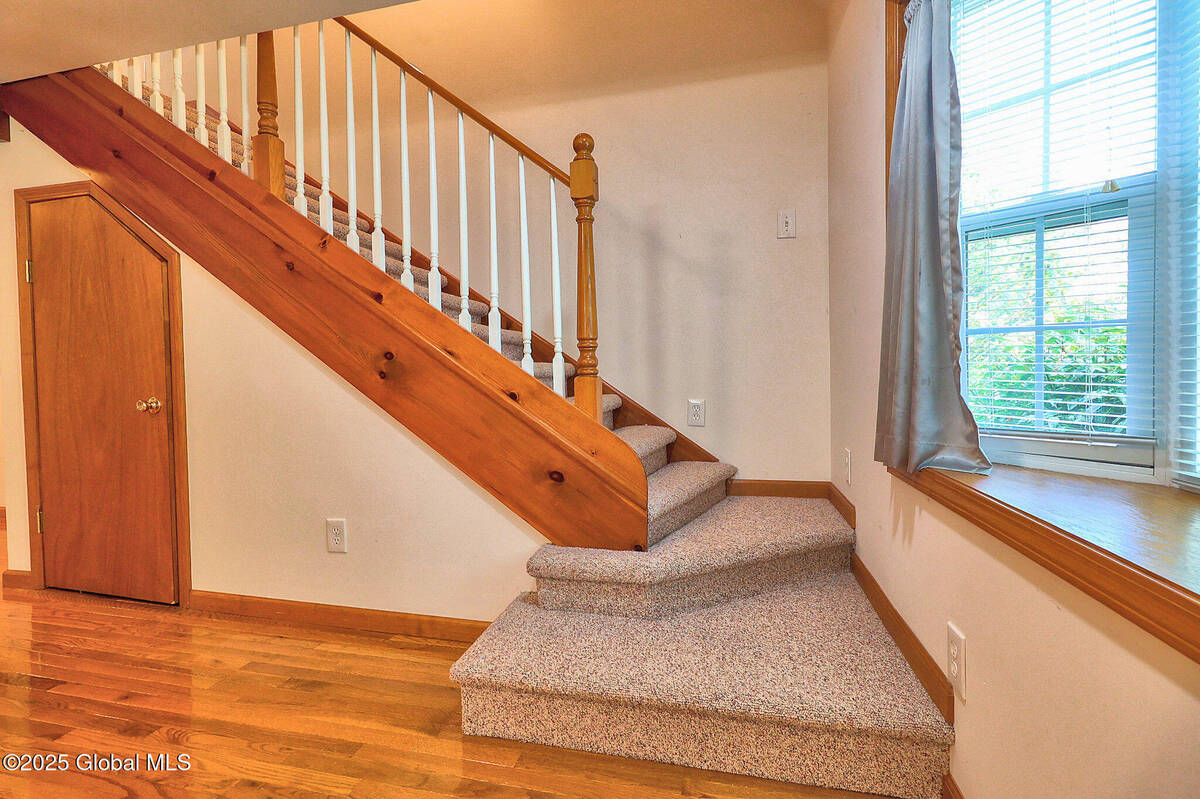 #9 photo, 22 Schaffer Drive, Colonie , NY 12047