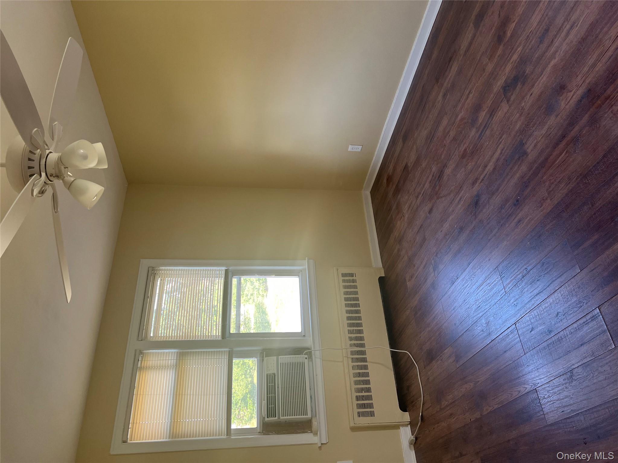 #1 photo, 52 Winchester Avenue, 紐約州 Yonkers , NY 10710