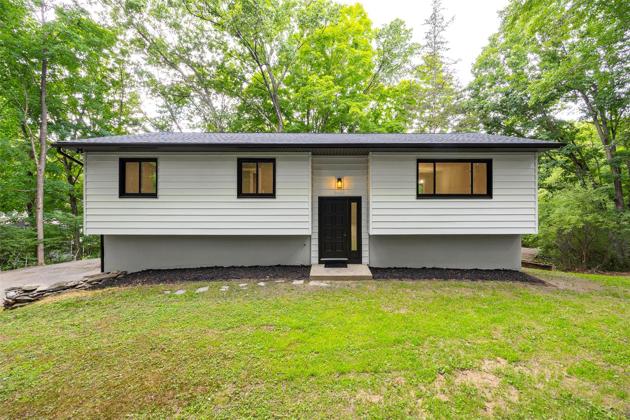 #1 photo, 33 Stirrup Lane, Pleasant Valley , NY 12569