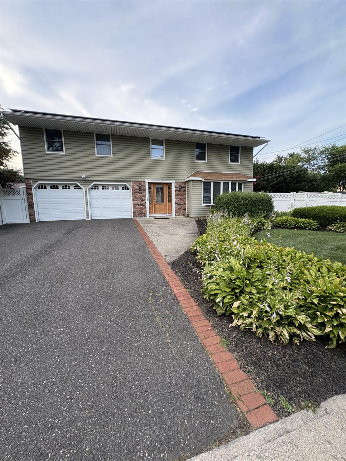 #1 photo, 147 Wayne Street, Hauppauge , NY 11788