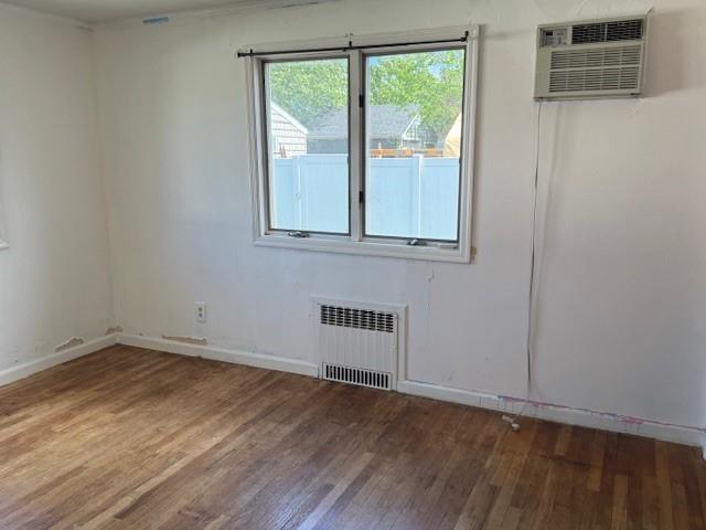 #9 photo, 624 Adams Avenue, سوفولك Lindenhurst , NY 11757