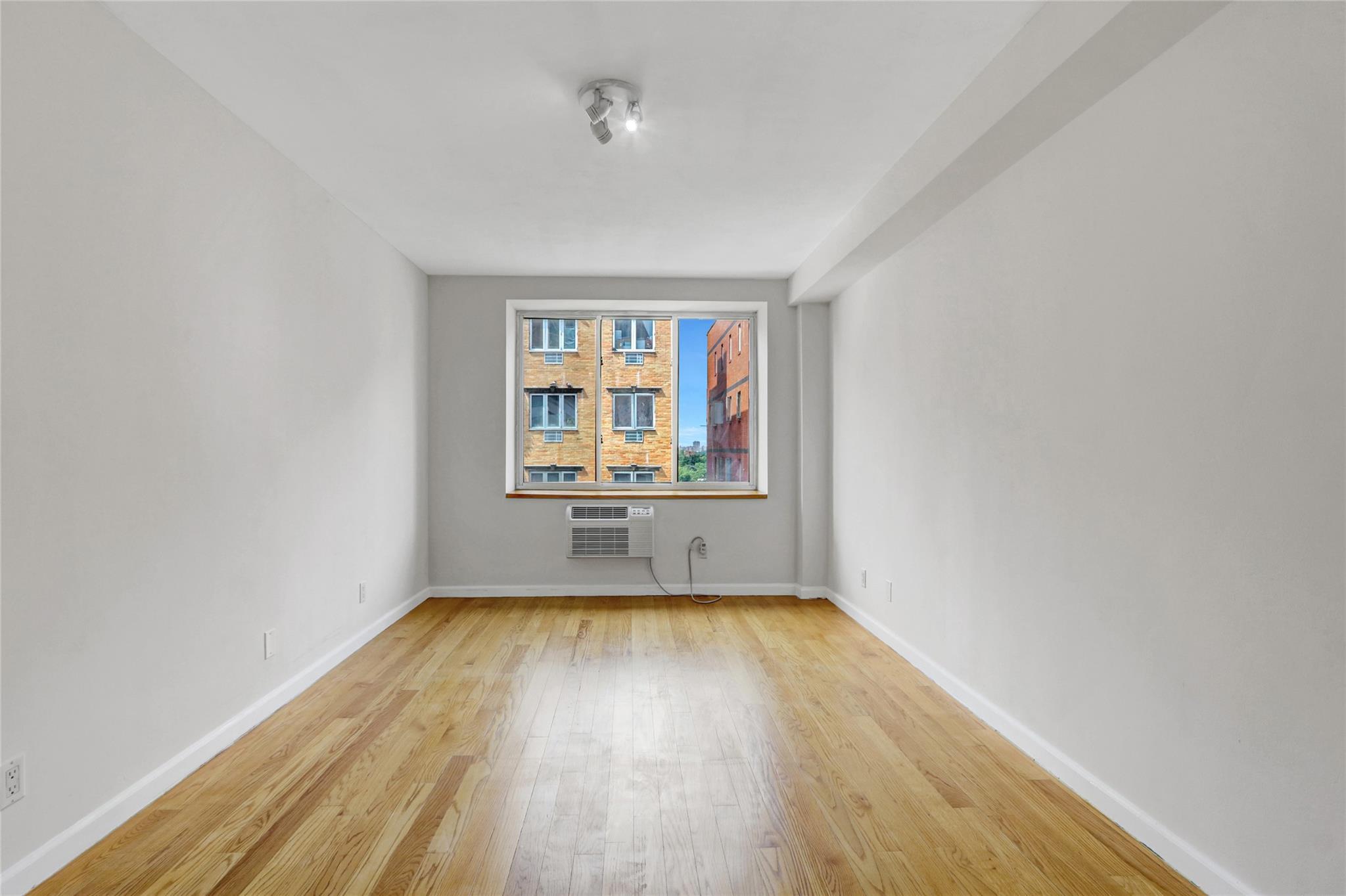 #12 photo, 4317 Union Street, クイーンズ区 Flushing , NY 11355