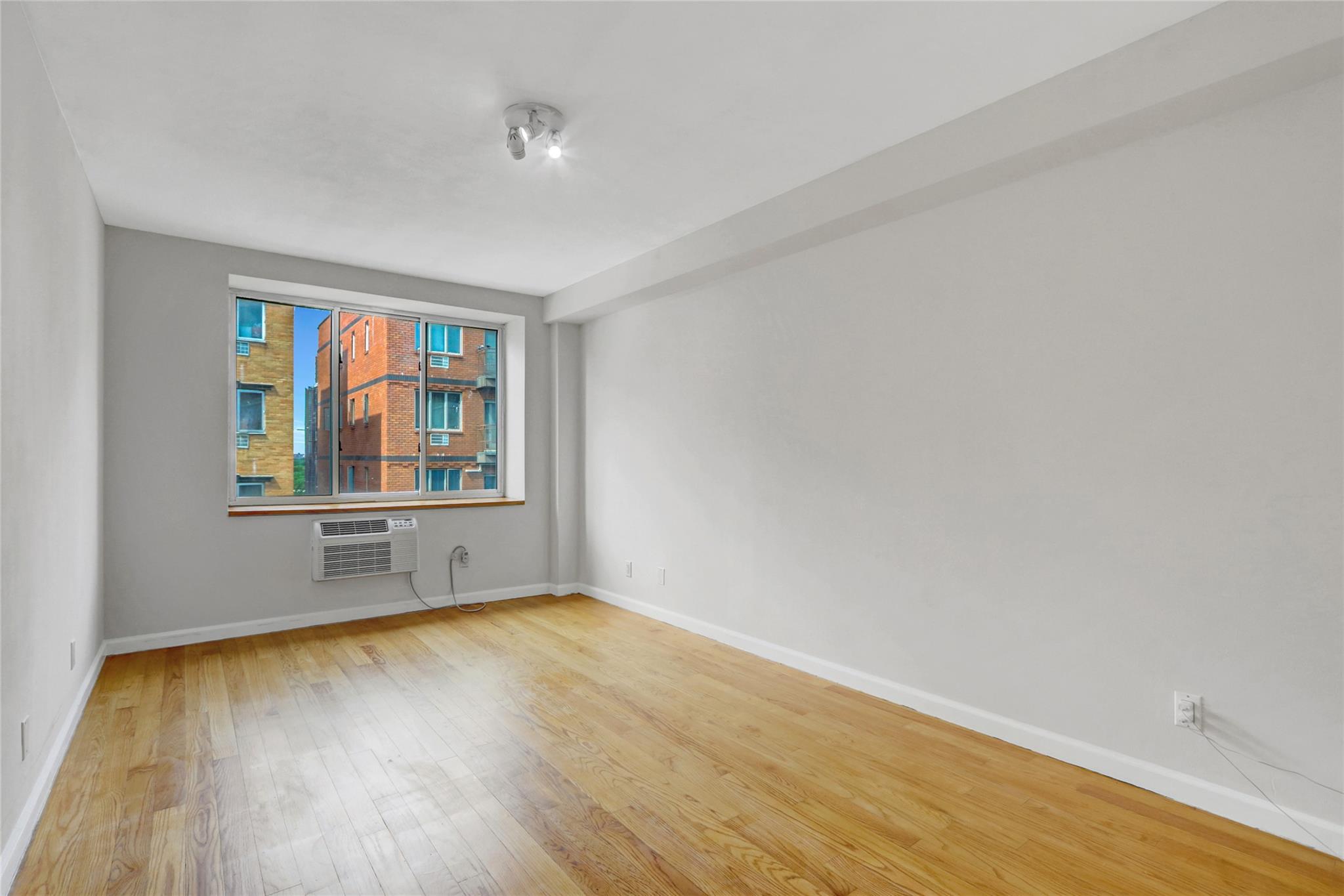 #14 photo, 4317 Union Street, クイーンズ区 Flushing , NY 11355