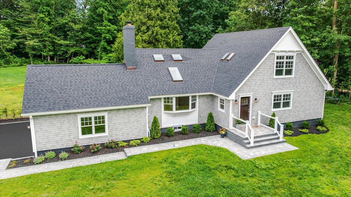 #1 photo, 2 Brookhill Lane, Huntington , NY 11743