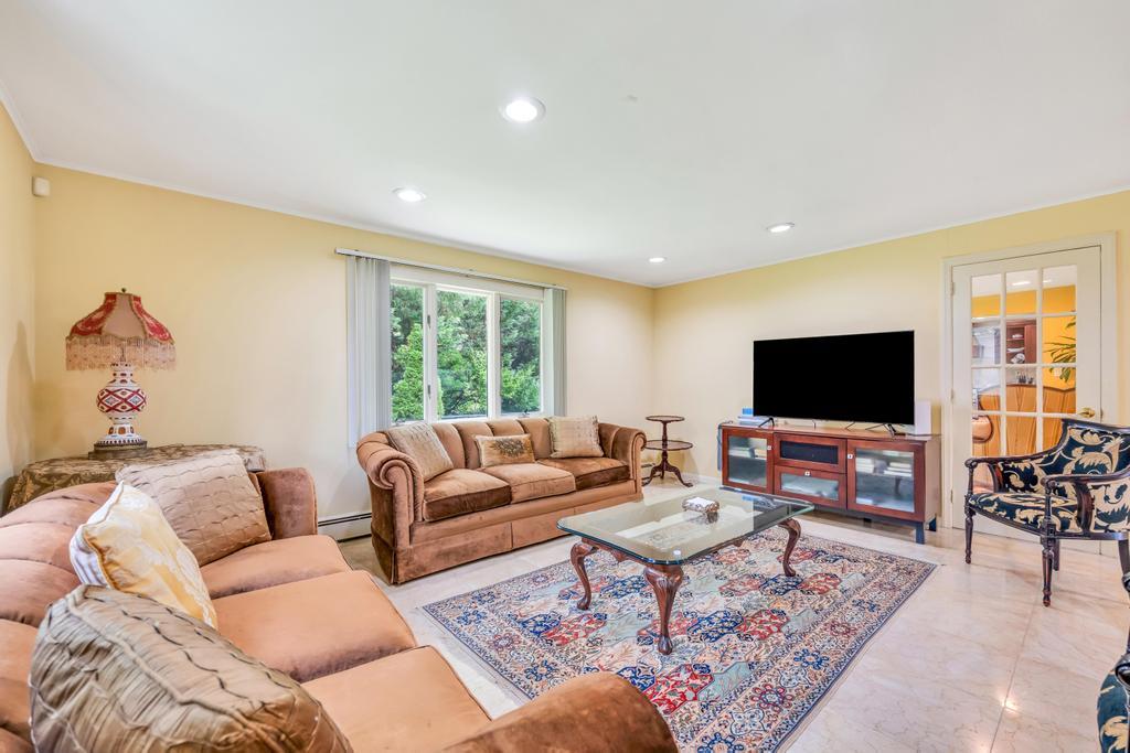 #14 photo, 75 Greenleaf Hill, Great Neck , NY 11023