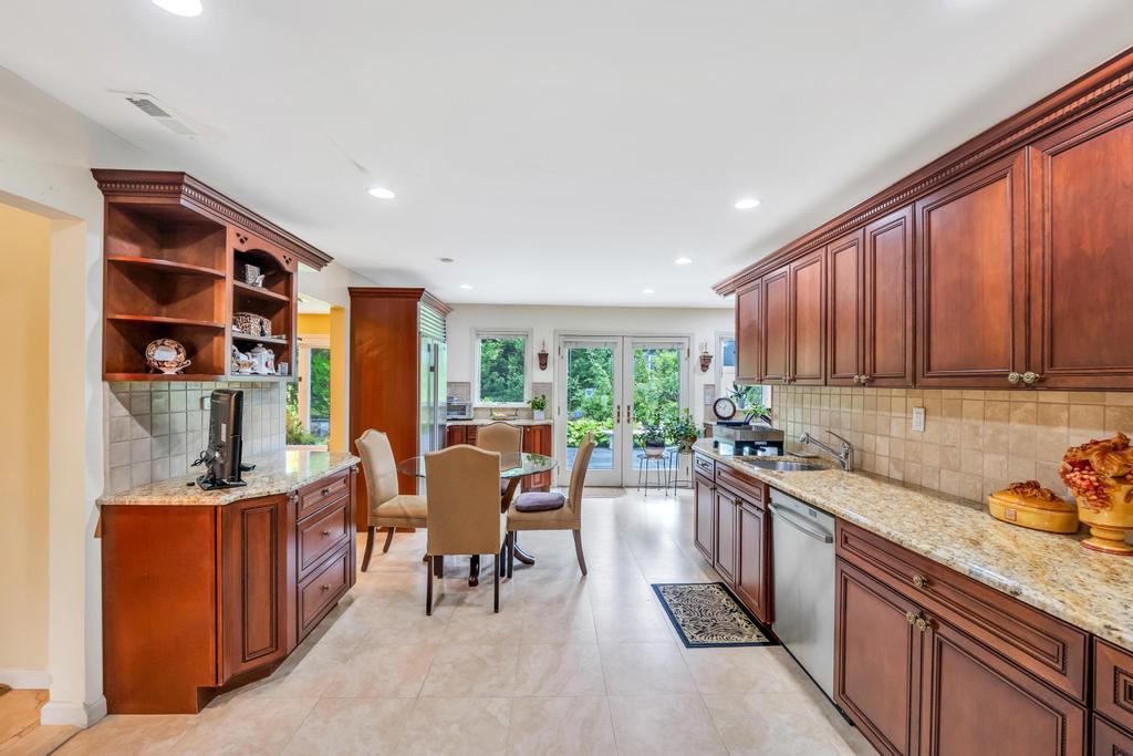 #15 photo, 75 Greenleaf Hill, Great Neck , NY 11023