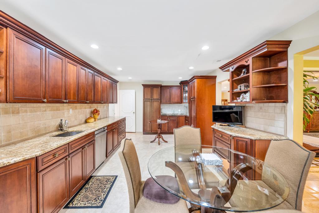 #16 photo, 75 Greenleaf Hill, Great Neck , NY 11023