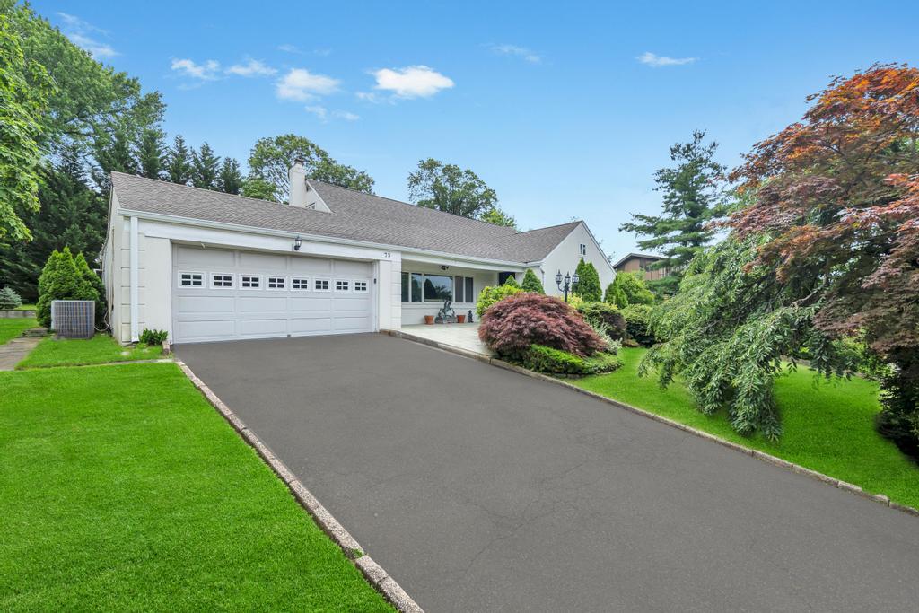 #2 photo, 75 Greenleaf Hill, Great Neck , NY 11023