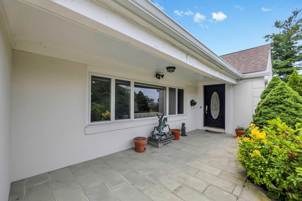 #3 photo, 75 Greenleaf Hill, Great Neck , NY 11023