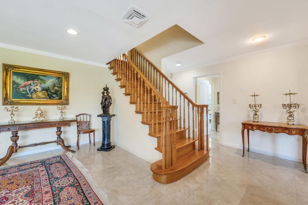 #5 photo, 75 Greenleaf Hill, Great Neck , NY 11023