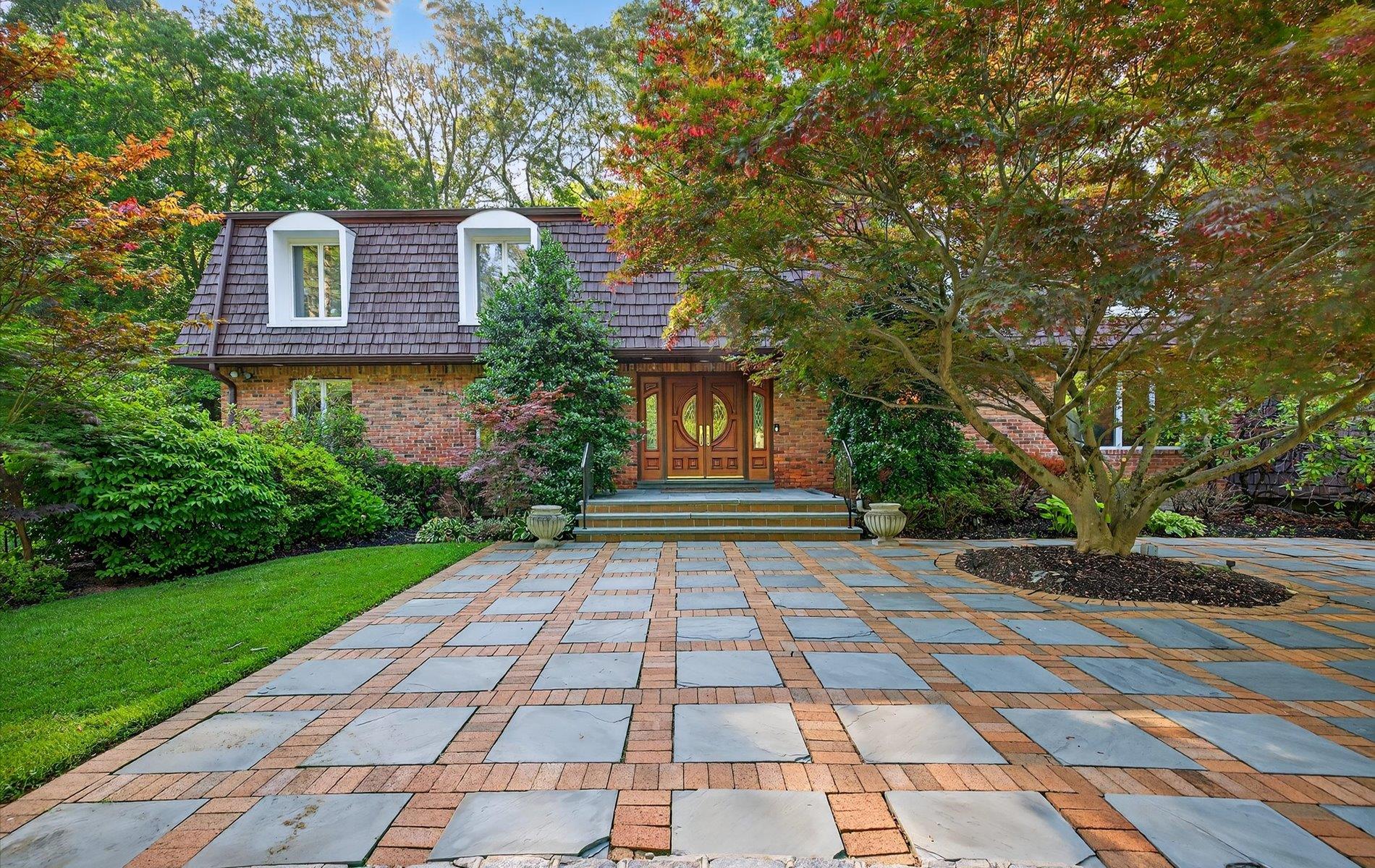 #1 photo, 14 Chelmsford Drive, Muttontown , NY 11545
