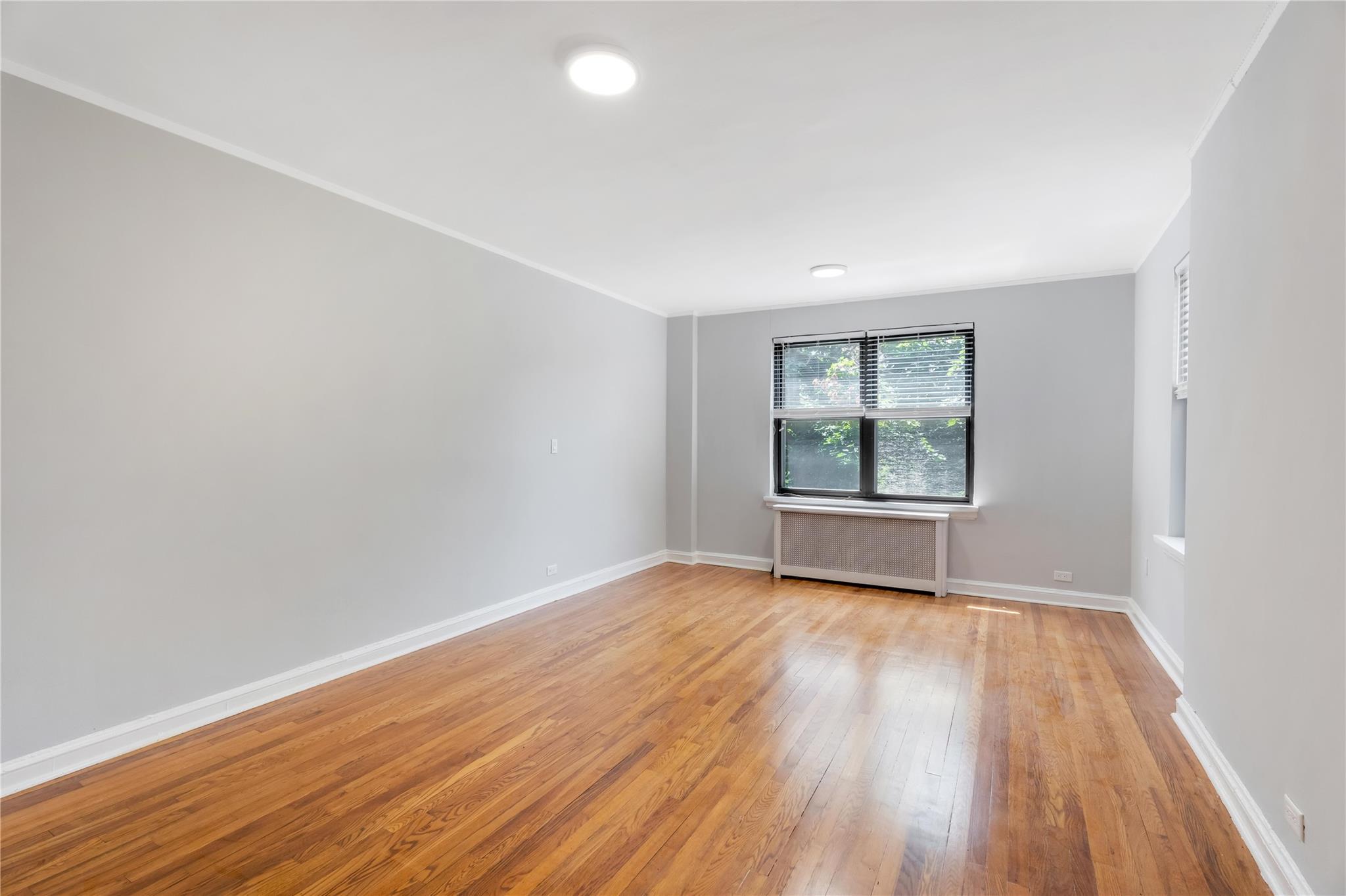 #1 photo, 76-12 Ditmars Boulevard, Flushing , NY 11370