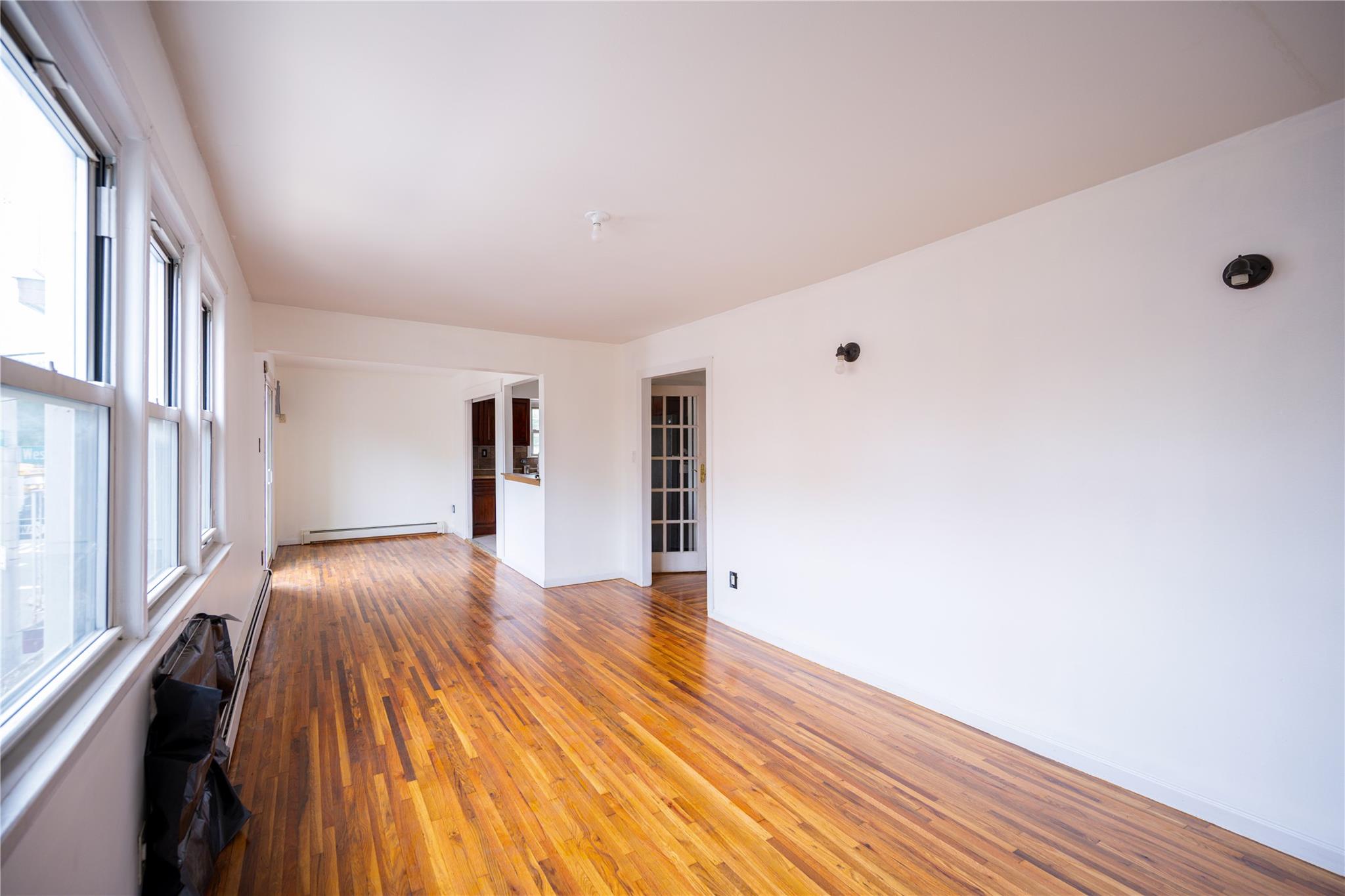 #9 photo, 59-38 Xenia Street, クイーンズ区 Corona , NY 11368