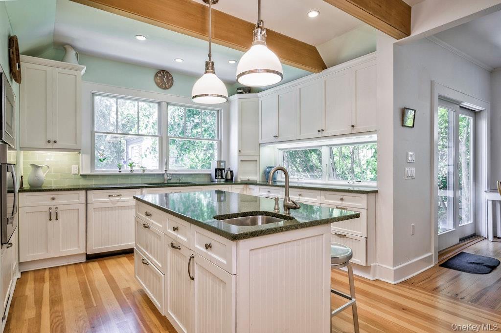 #8 photo, 37 Duneway Avenue, サフォーク郡 Seaview , NY 11770