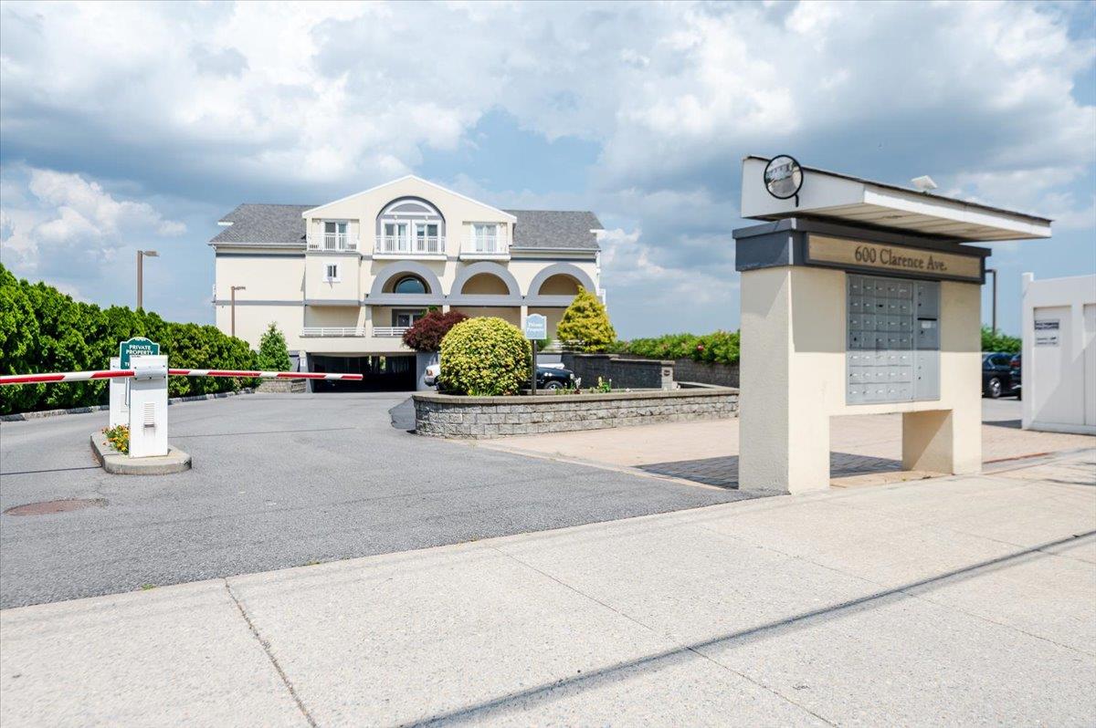 #2 photo, 600 Clarence Avenue, ブロンクス区 Bronx , NY 10465