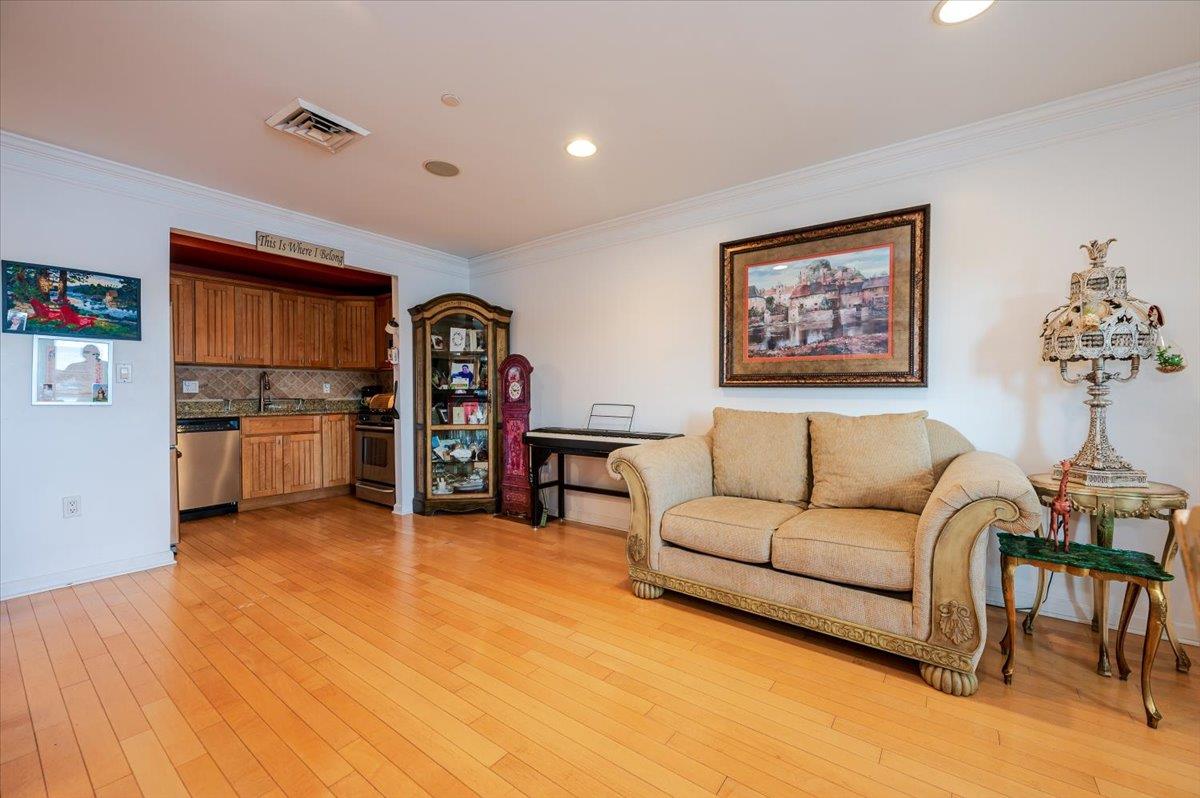 #7 photo, 600 Clarence Avenue, ブロンクス区 Bronx , NY 10465