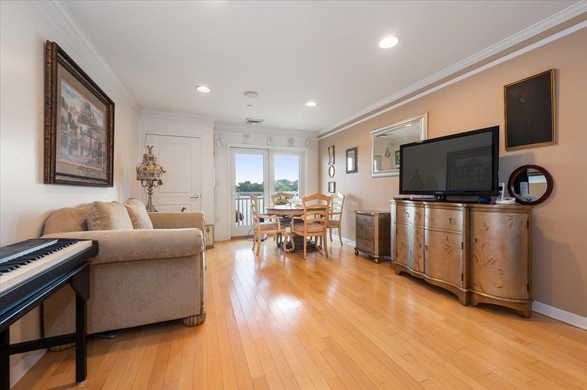 #8 photo, 600 Clarence Avenue, ブロンクス区 Bronx , NY 10465