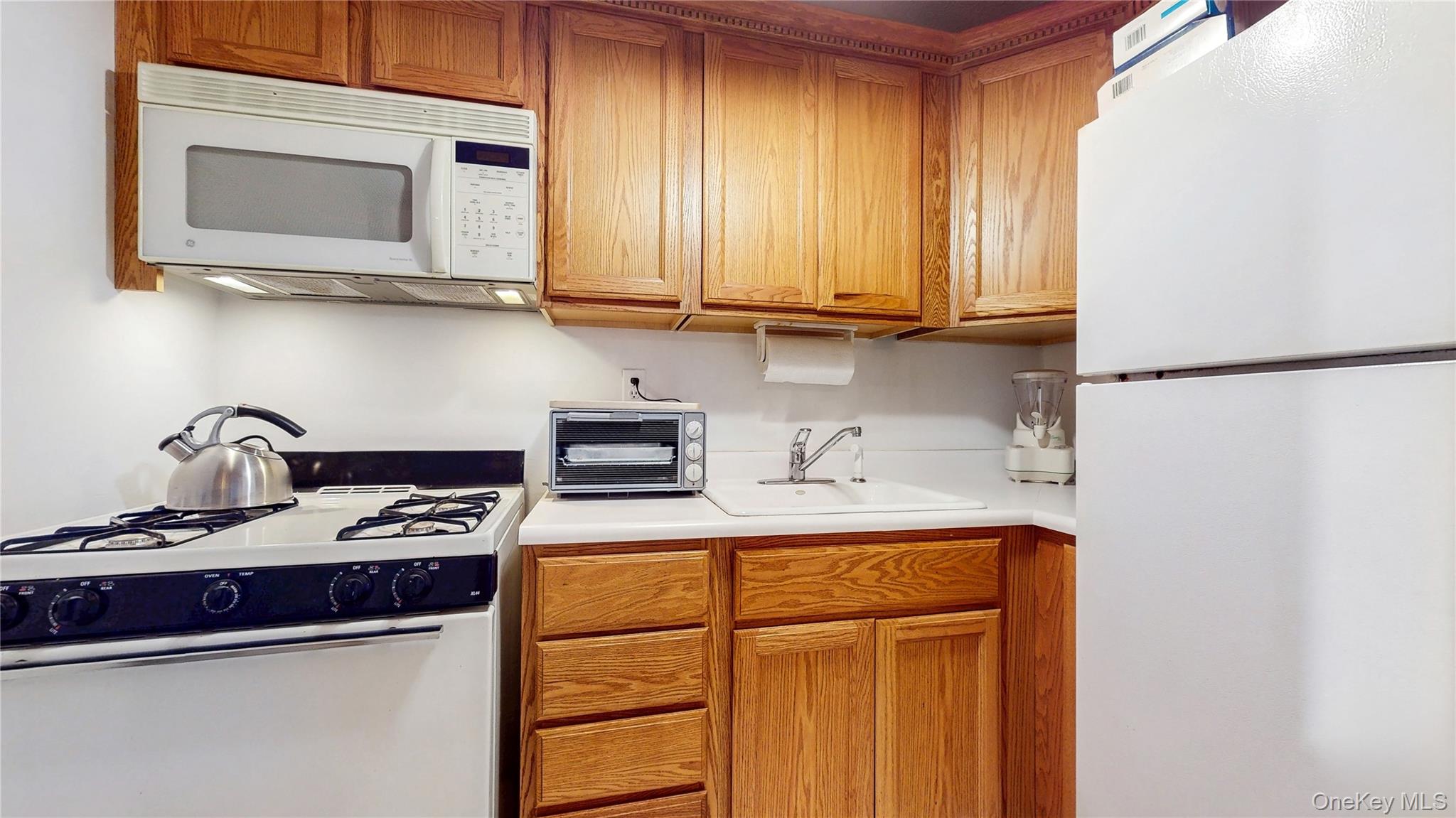 #10 photo, 100 Diplomat Drive, Mount Kisco , NY 10549