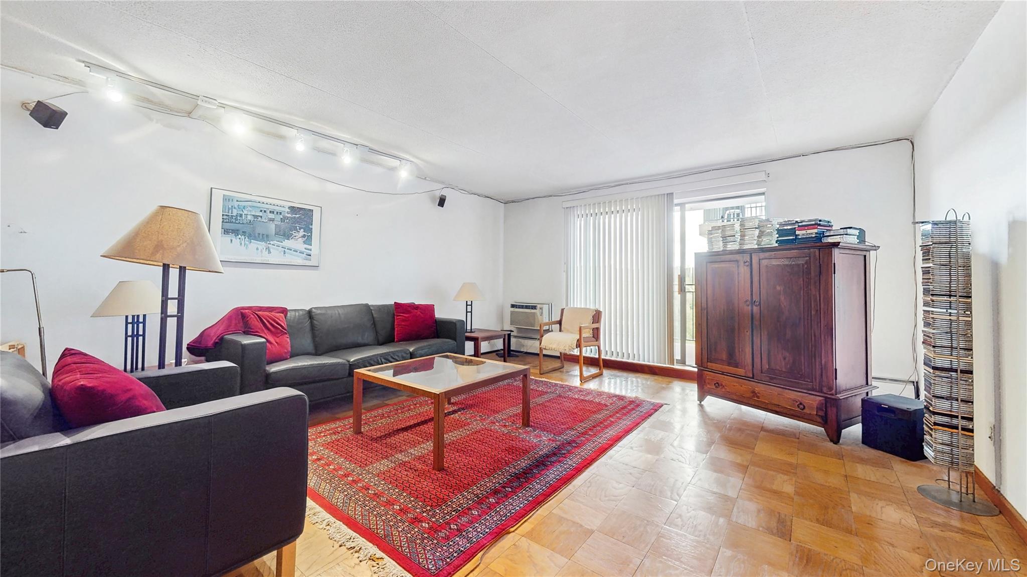 #5 photo, 100 Diplomat Drive, Mount Kisco , NY 10549