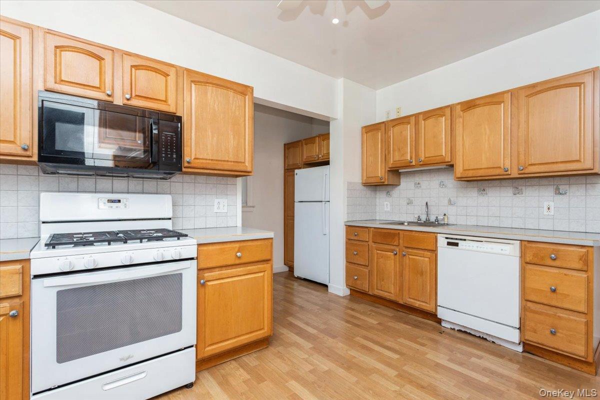 #13 photo, 7 Flower Street, 紐約州 New Rochelle , NY 10801