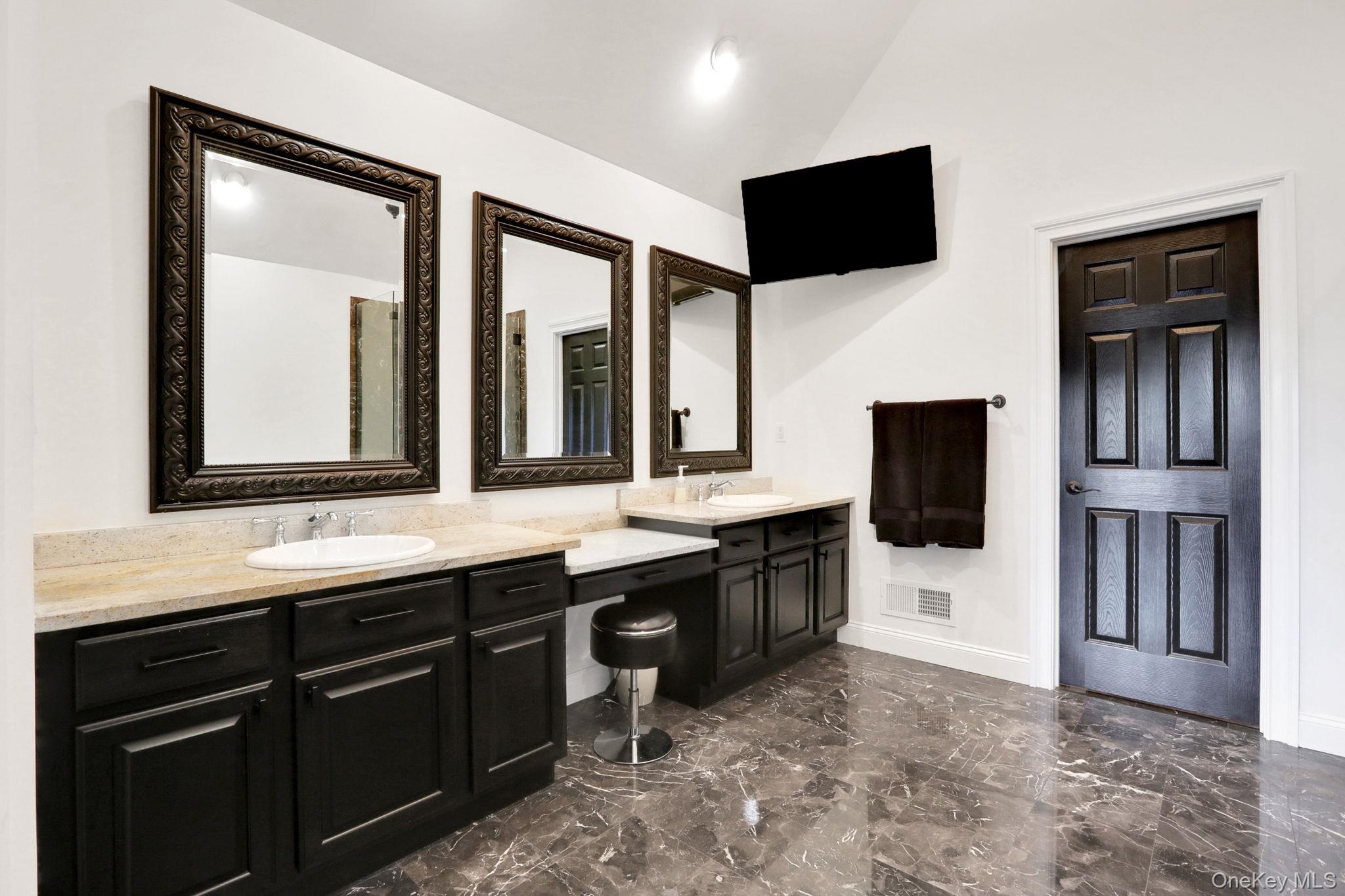 #20 photo, 28 Viola Court, Wappingers Falls , NY 12590