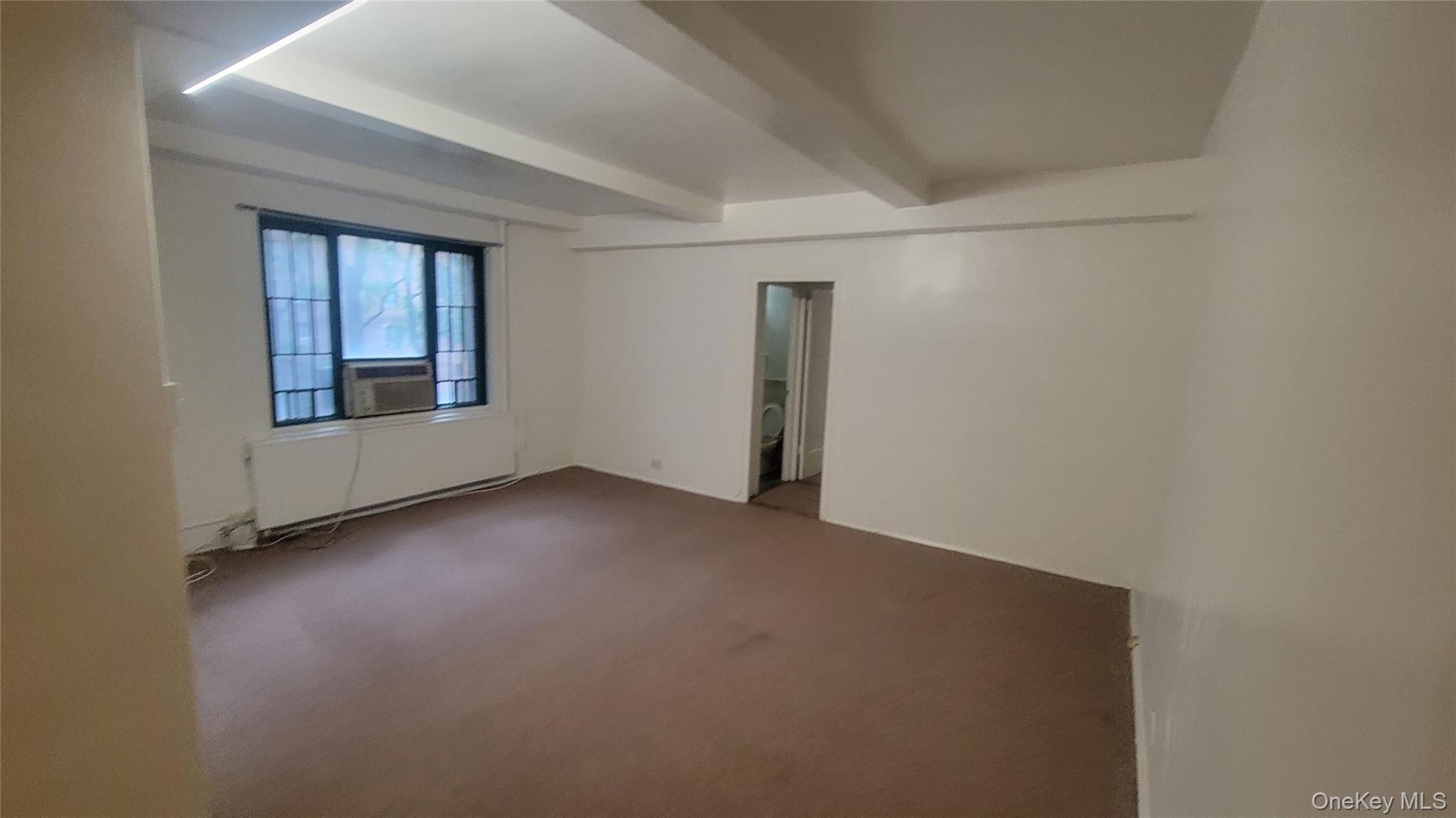 #4 photo, 1596 Unionport Road, برونكس Bronx , NY 10462