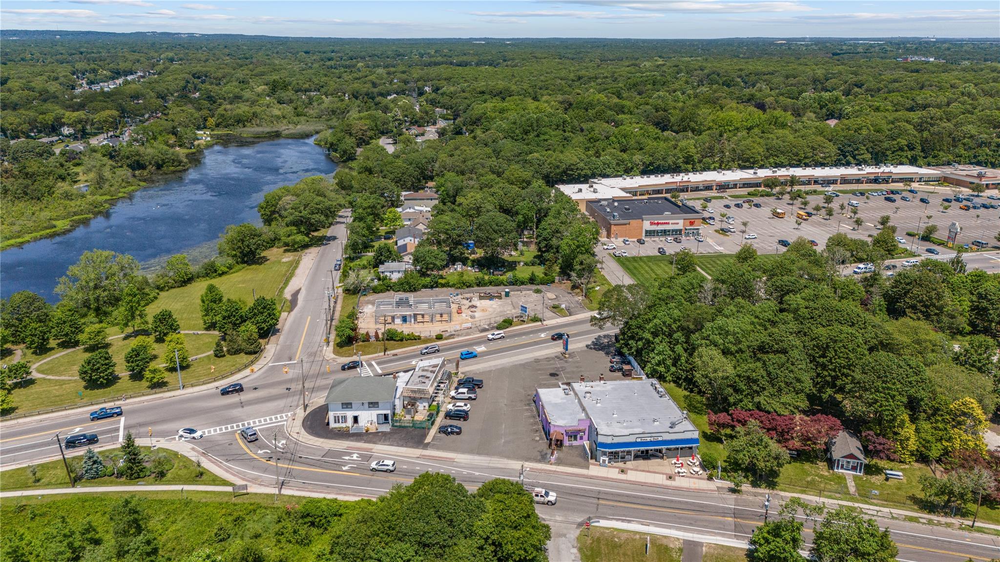 #4 photo, 13 S Country Road, サフォーク郡 East Patchogue , NY 11772