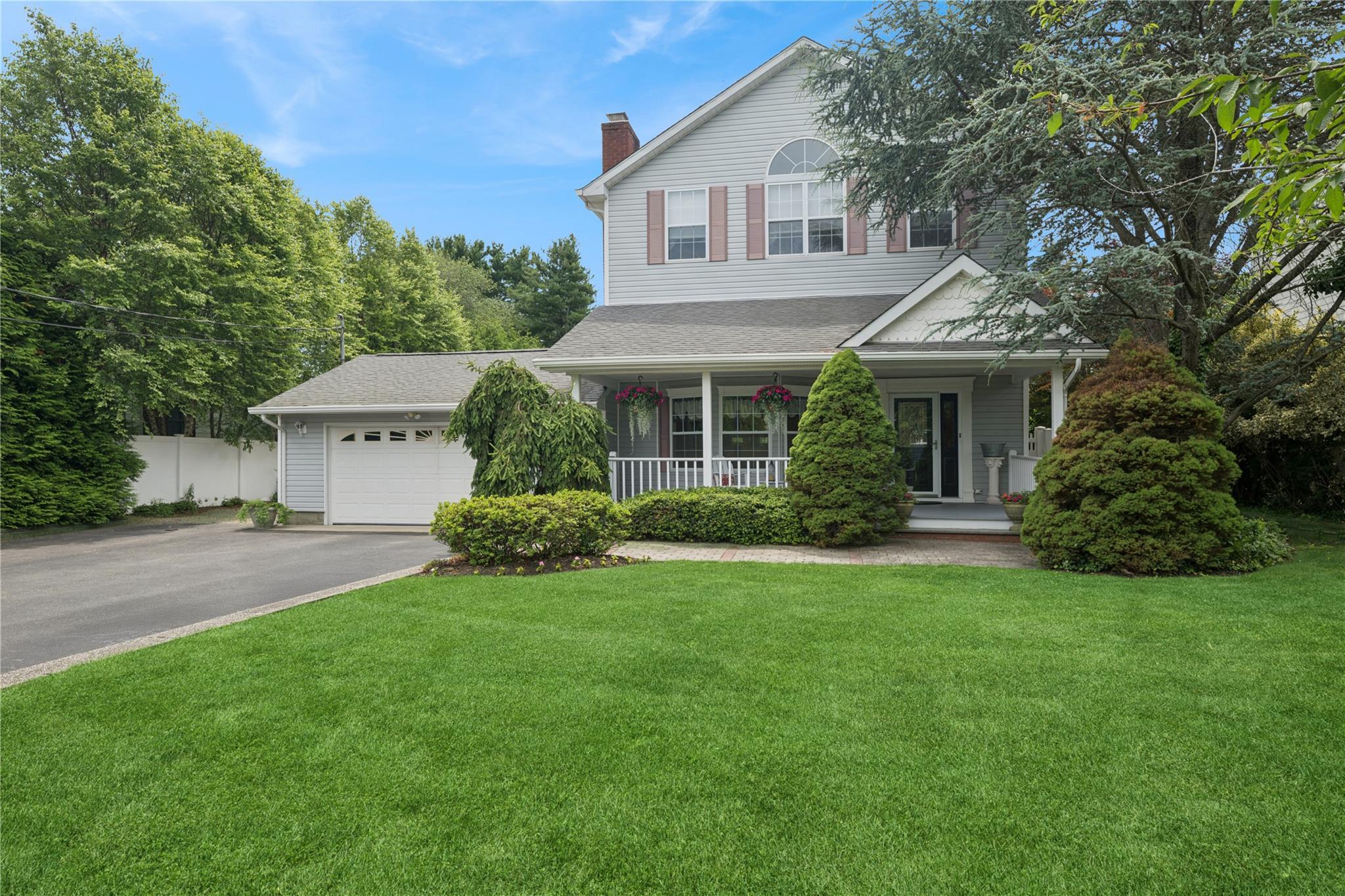 #1 photo, 25 Hewitt Drive, Northport , NY 11768