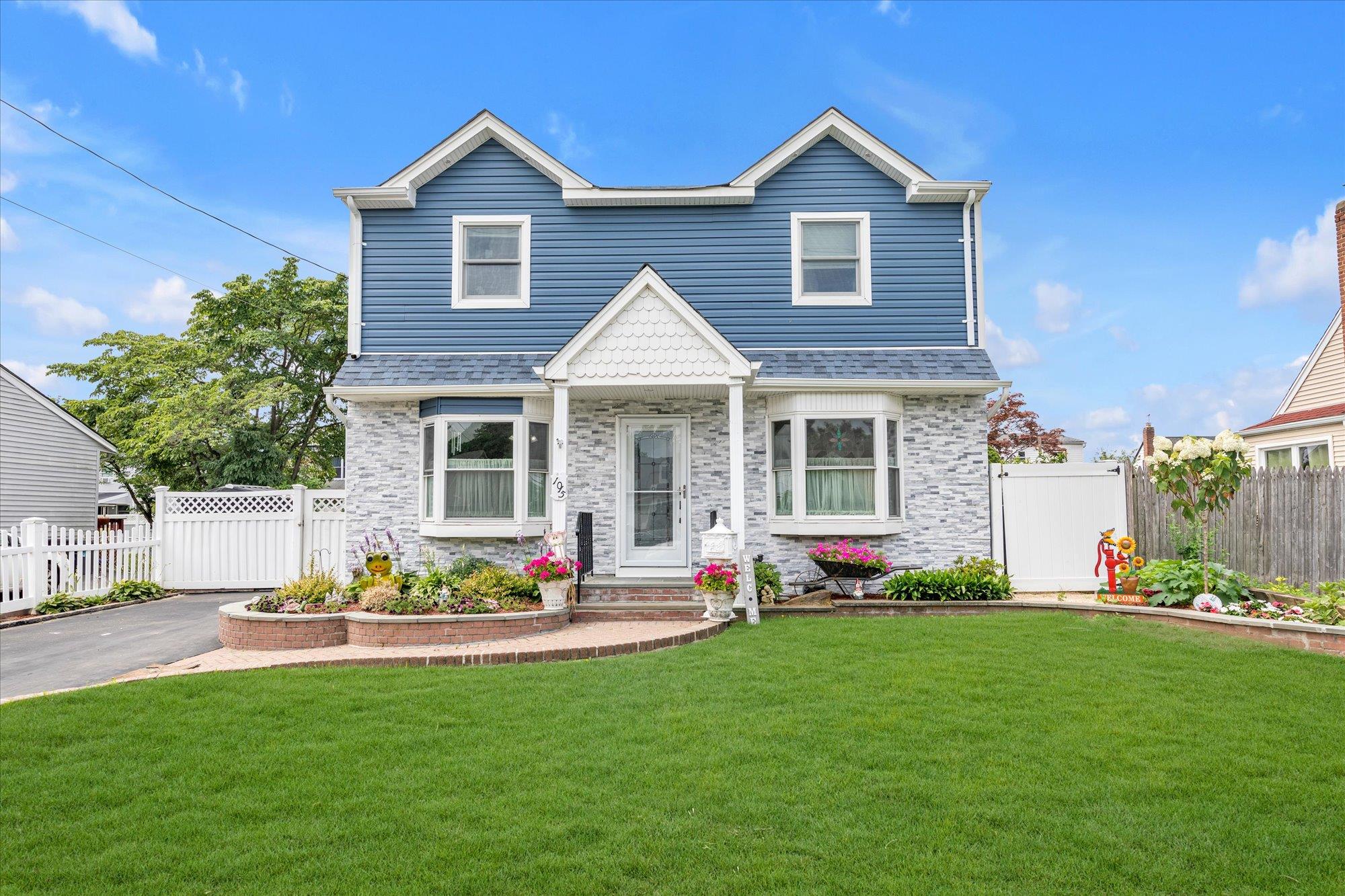 #1 photo, 1015 Grand Boulevard, 長島 西布雷 Westbury , NY 11590