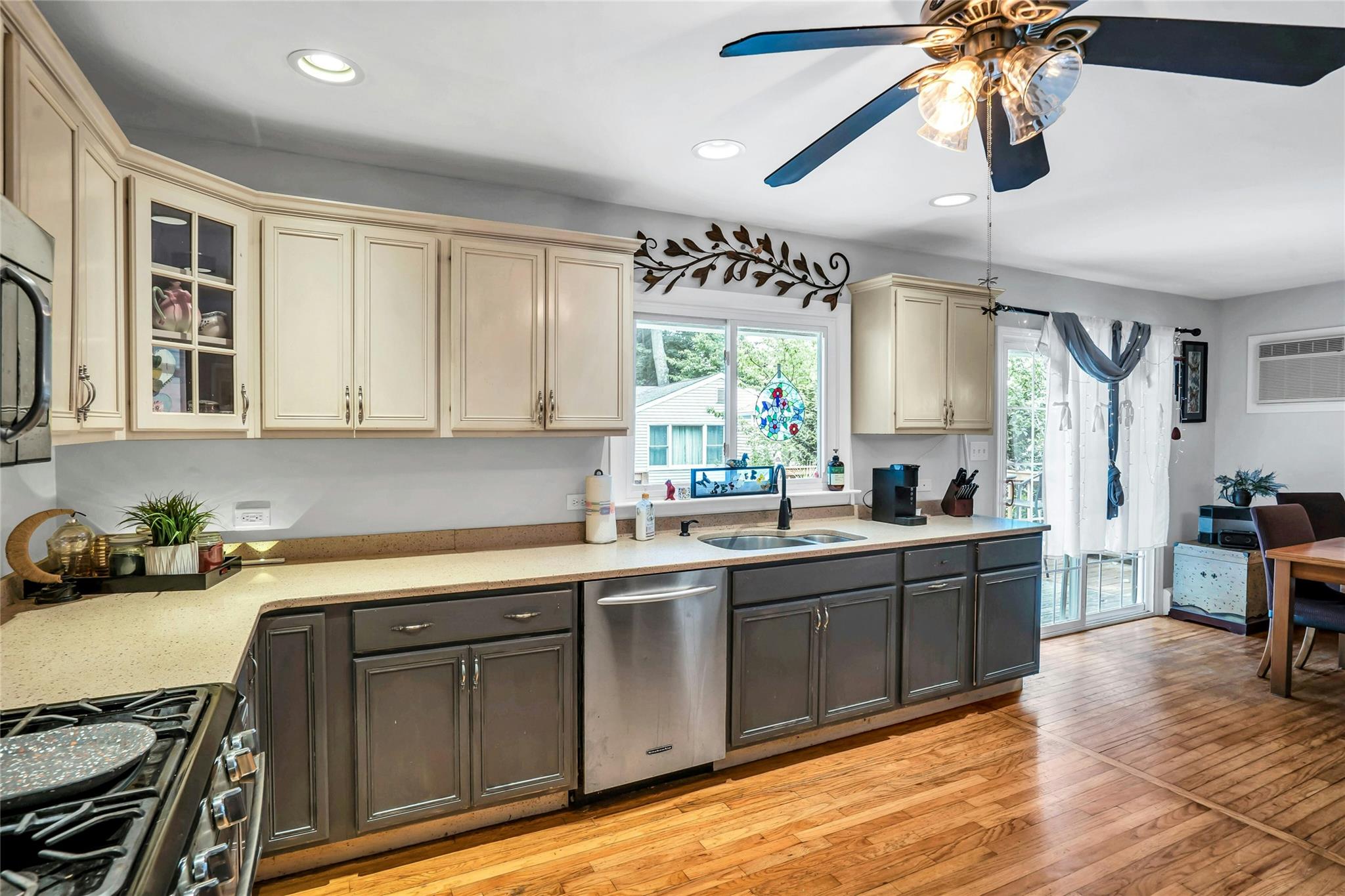 #9 photo, 11 Grove Avenue, 東長島 圣占士 Saint James , NY 11780