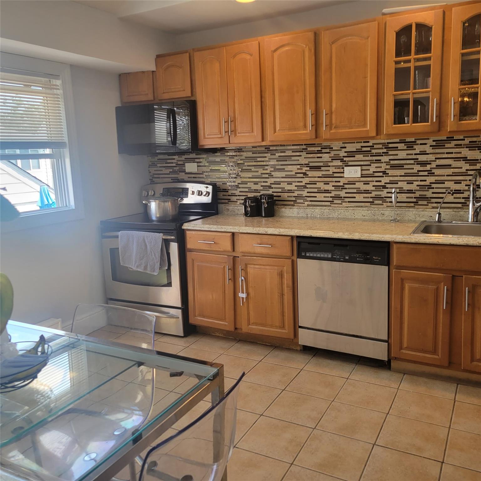 #14 photo, 5 Sportsmans Avenue, Freeport , NY 11520