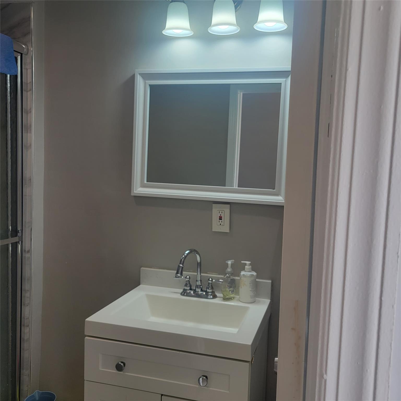 #20 photo, 5 Sportsmans Avenue, Freeport , NY 11520