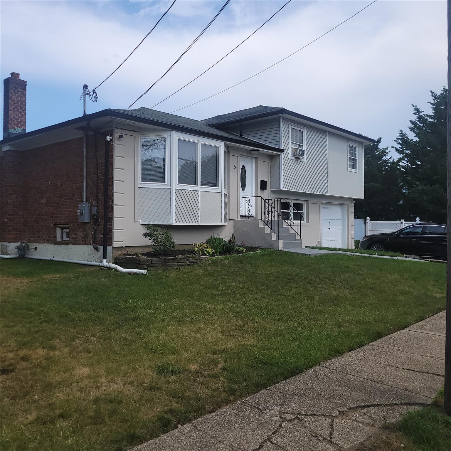 #3 photo, 5 Sportsmans Avenue, Freeport , NY 11520