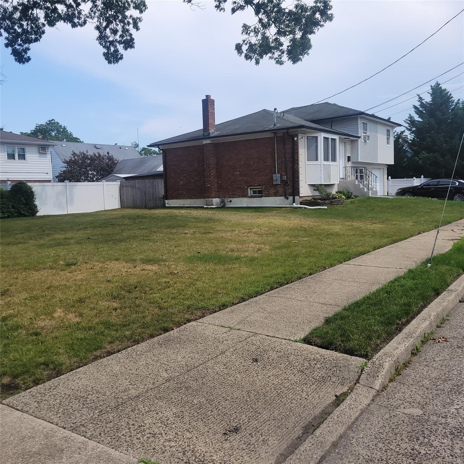 #4 photo, 5 Sportsmans Avenue, Freeport , NY 11520