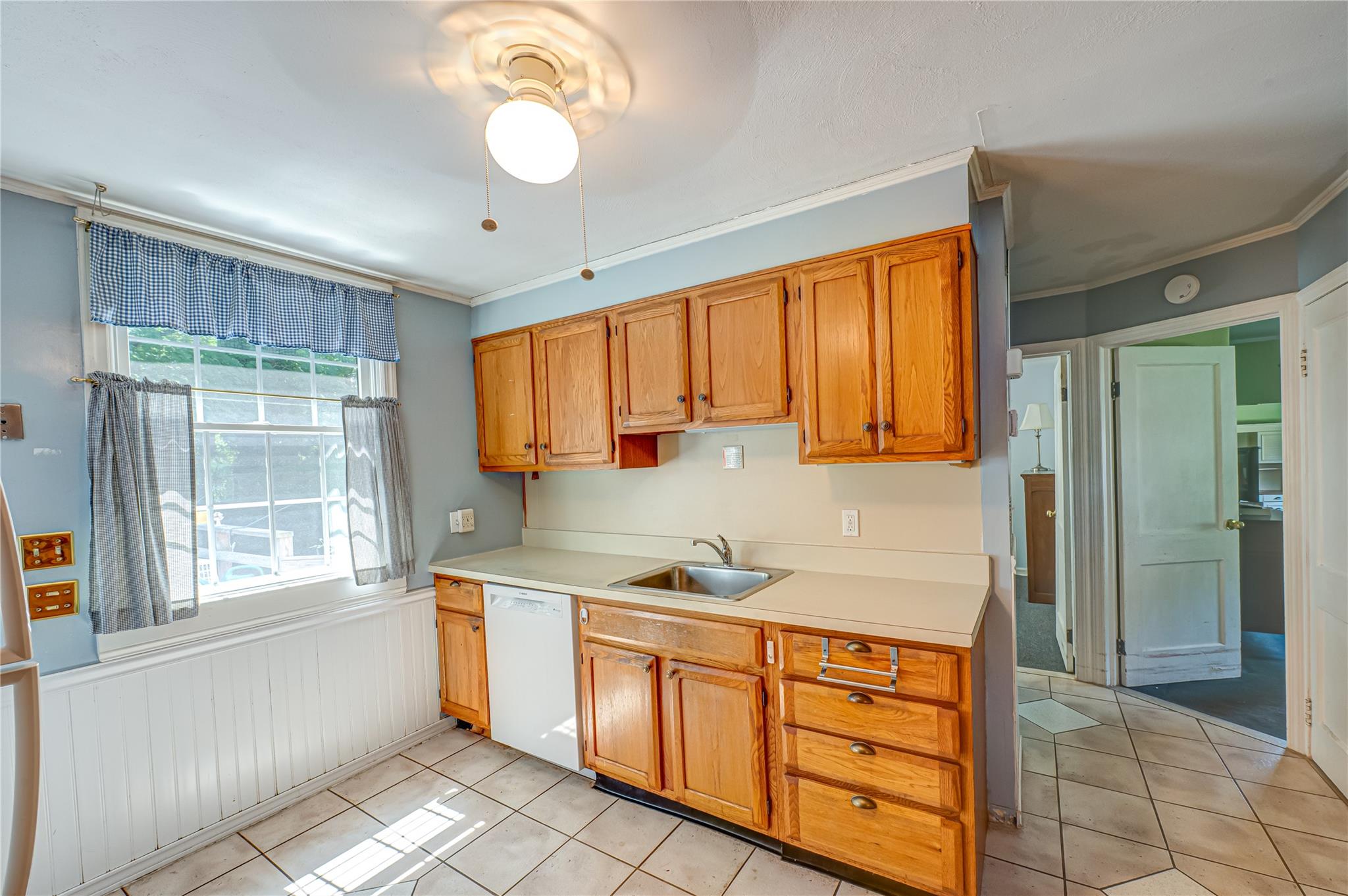 #7 photo, 44 Crestwood Drive, Huntington Station , NY 11746