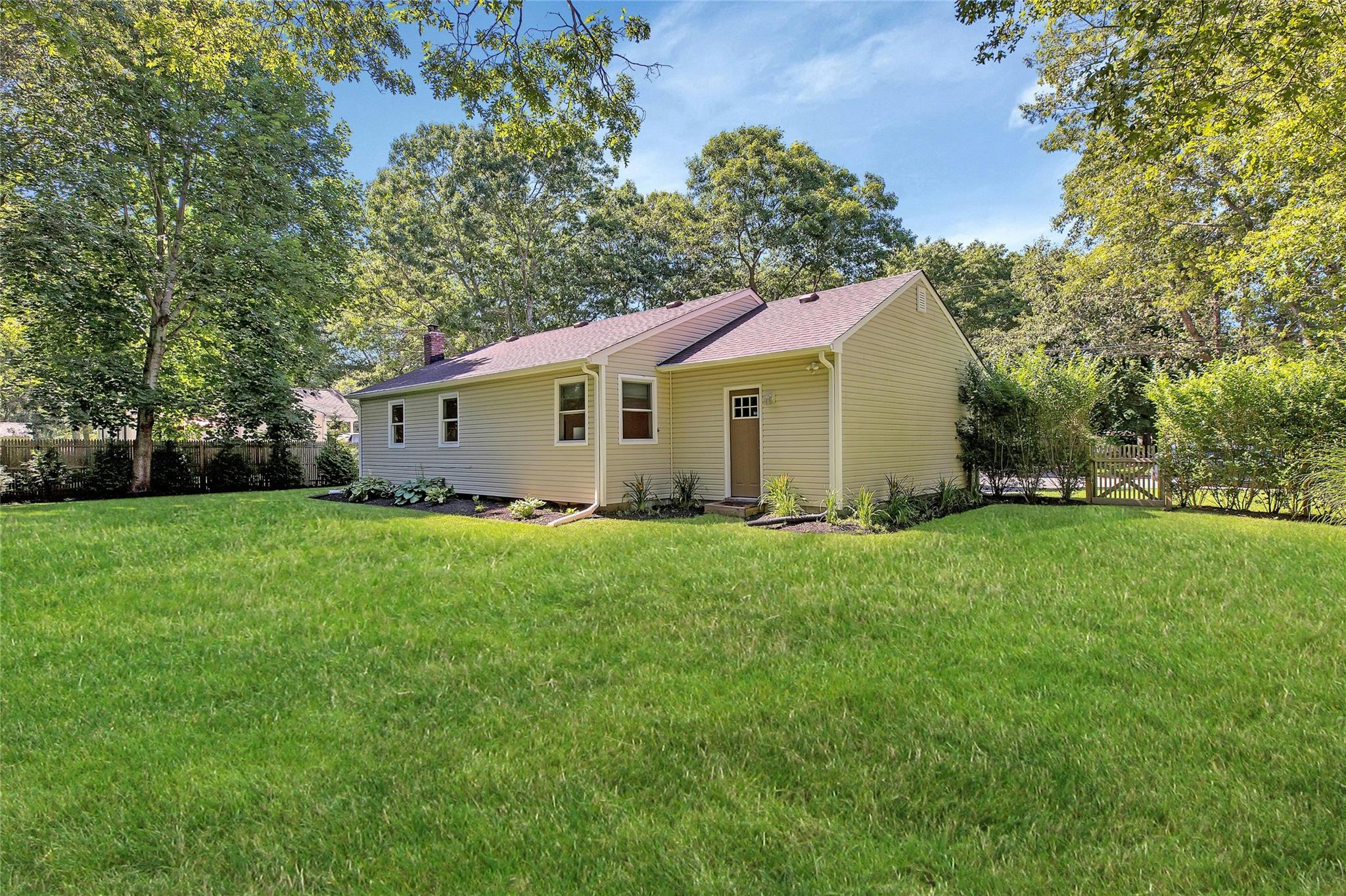 #20 photo, 38 Woodridge Road, Hampton Bays , NY 11946