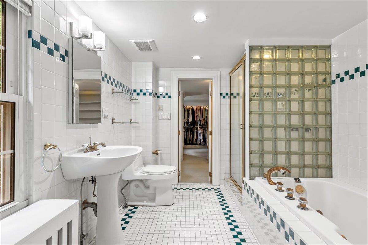 #18 photo, 655 North Street, Harrison , NY 10580