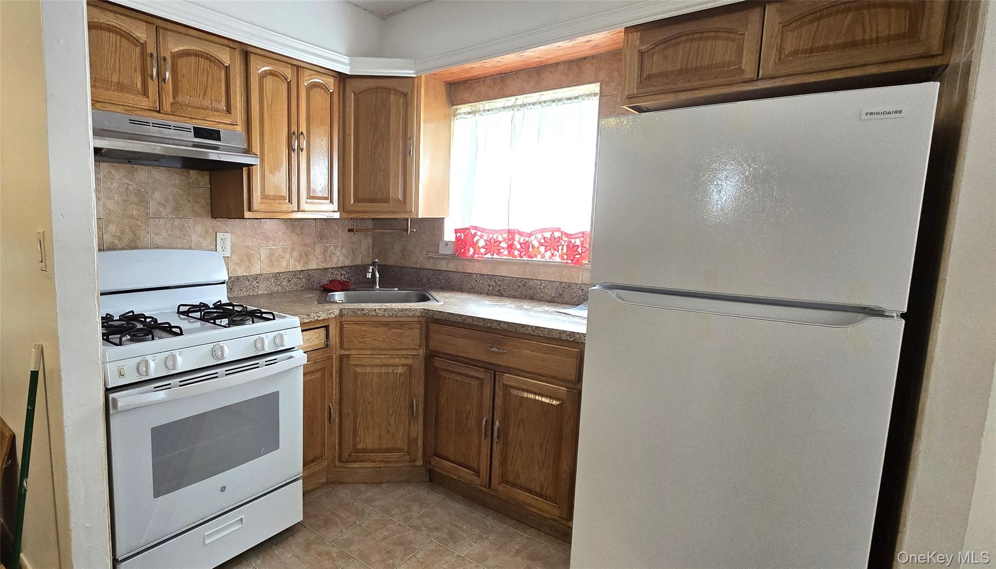 #19 photo, 3001 Olinville Avenue, ブロンクス区 Bronx , NY 10467