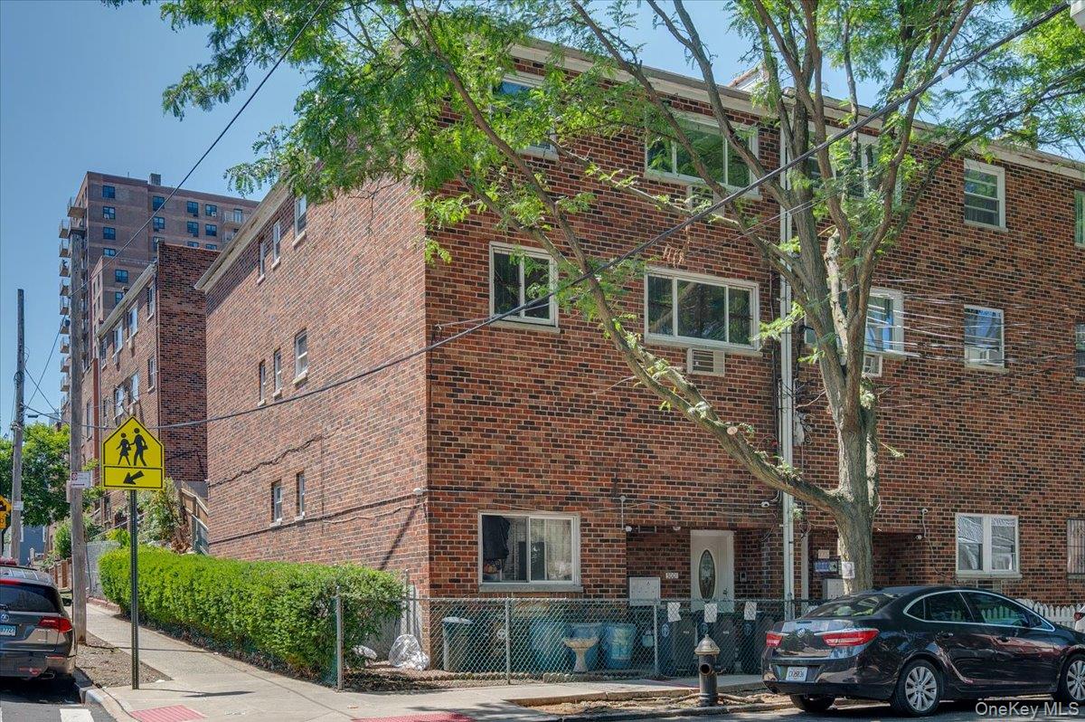 #2 photo, 3001 Olinville Avenue, ブロンクス区 Bronx , NY 10467