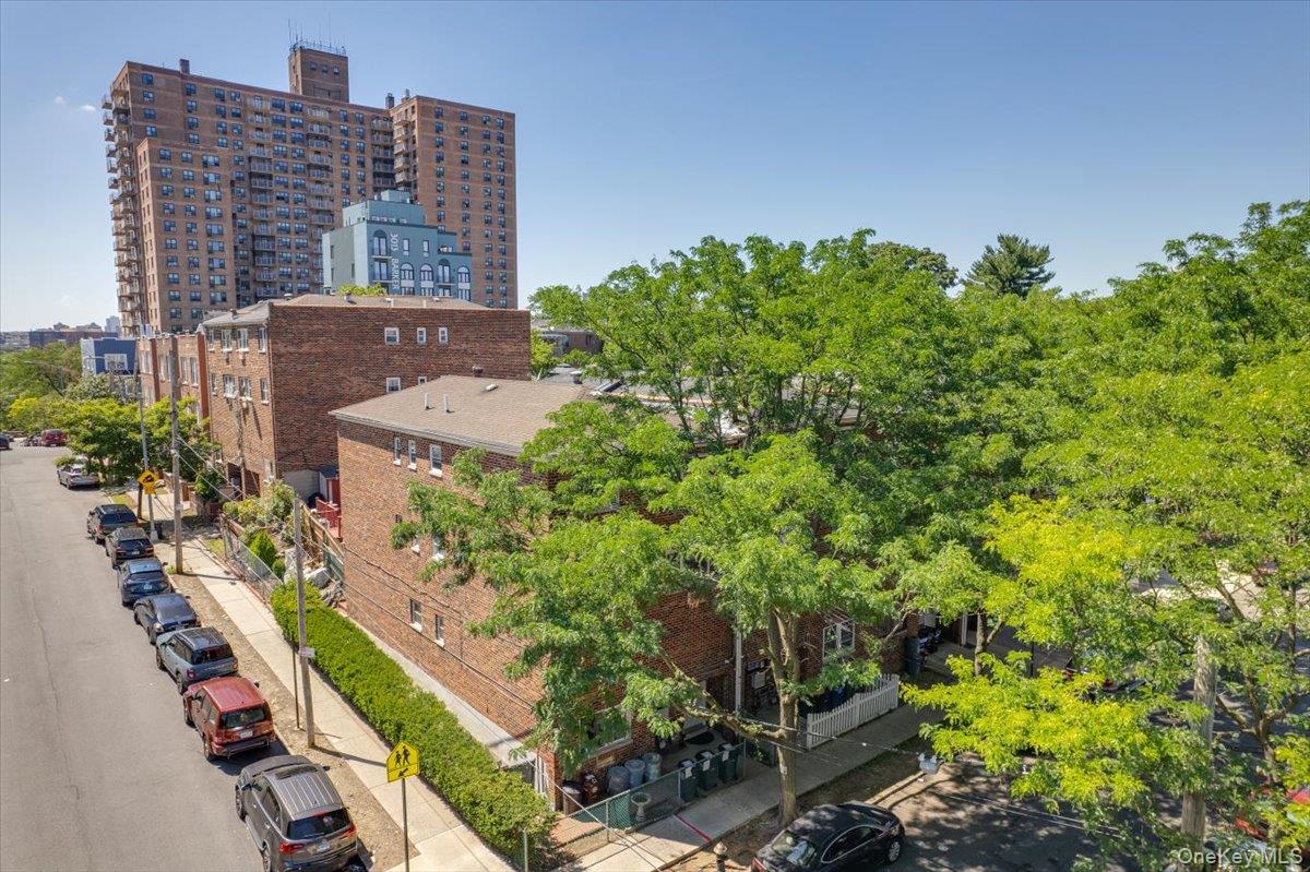 #4 photo, 3001 Olinville Avenue, ブロンクス区 Bronx , NY 10467