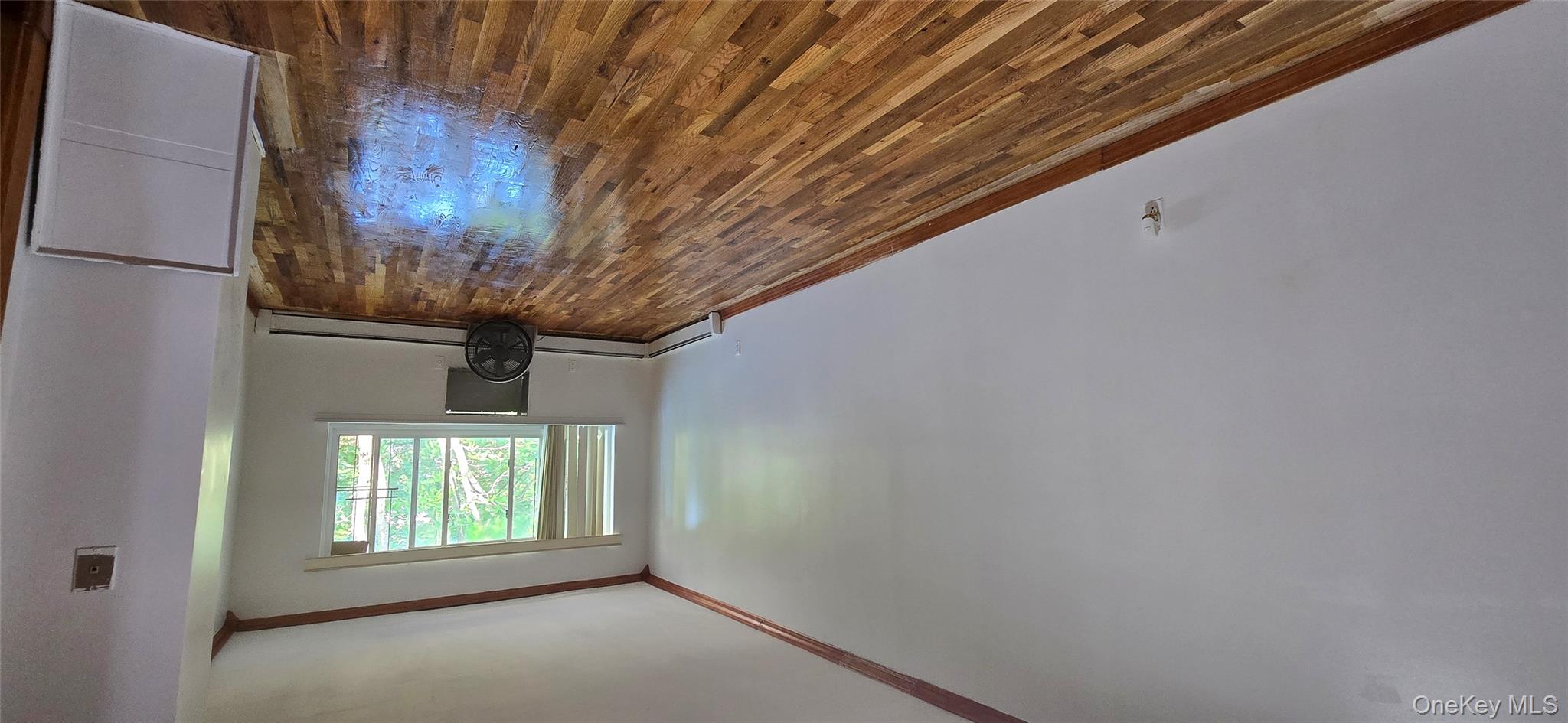 #9 photo, 3001 Olinville Avenue, ブロンクス区 Bronx , NY 10467