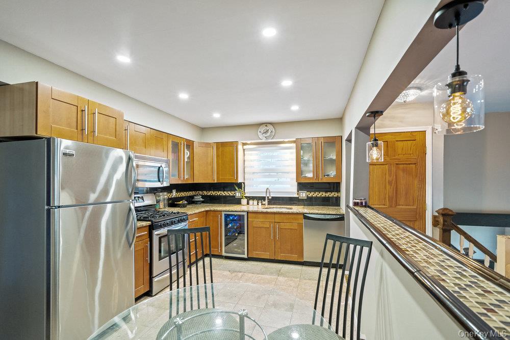 #13 photo, 95 Foster Avenue, ナッソー郡 Valley Stream , NY 11580