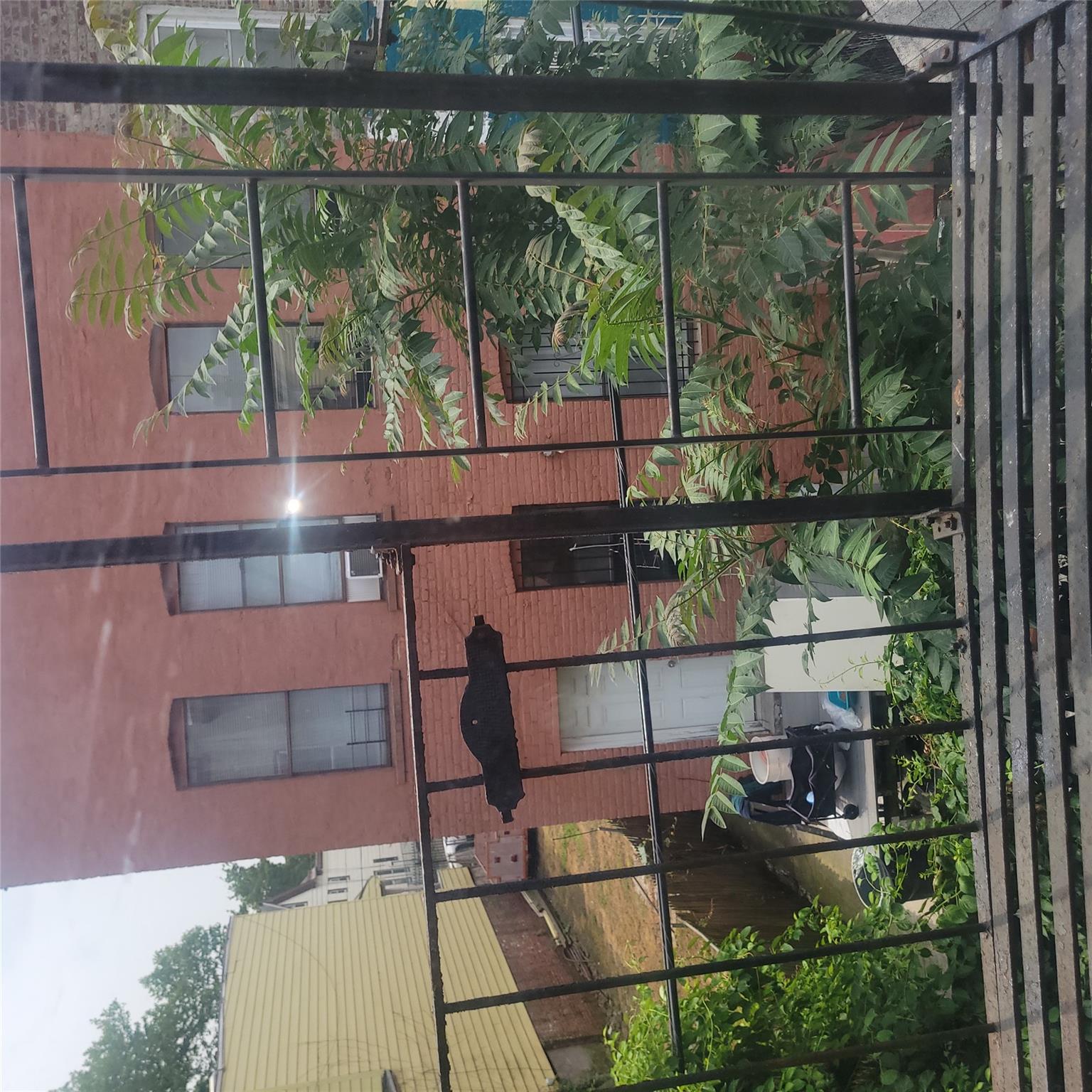 #3 photo, 648 Logan Street, ブルックリン区 Brooklyn , NY 11208