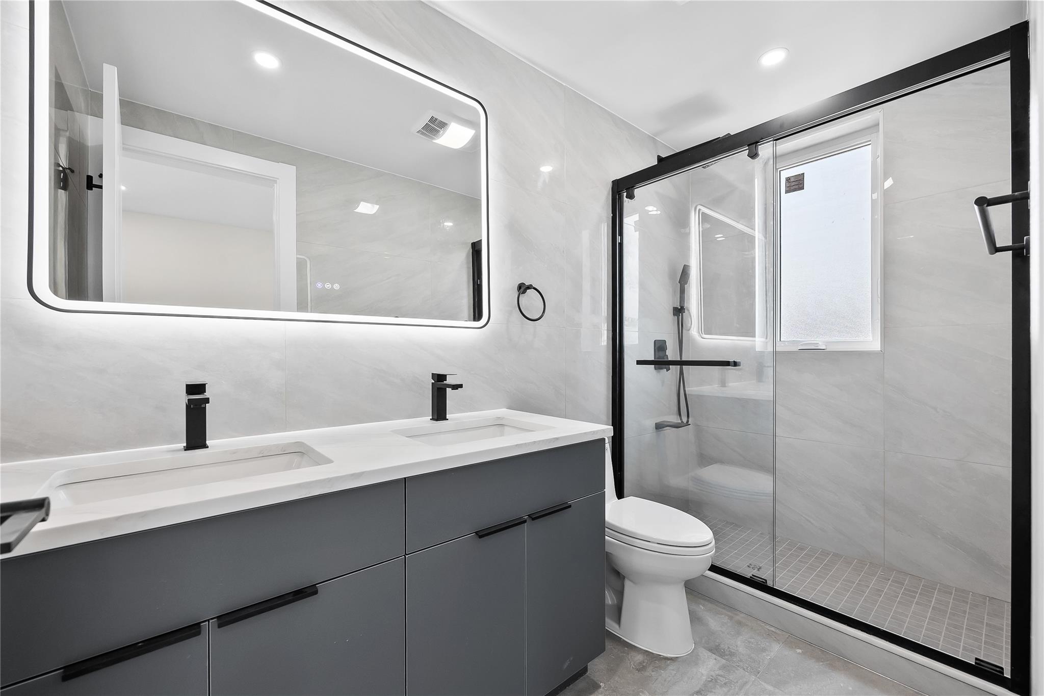 #11 photo, 20222 45th Drive, كوينز Bayside , NY 11361