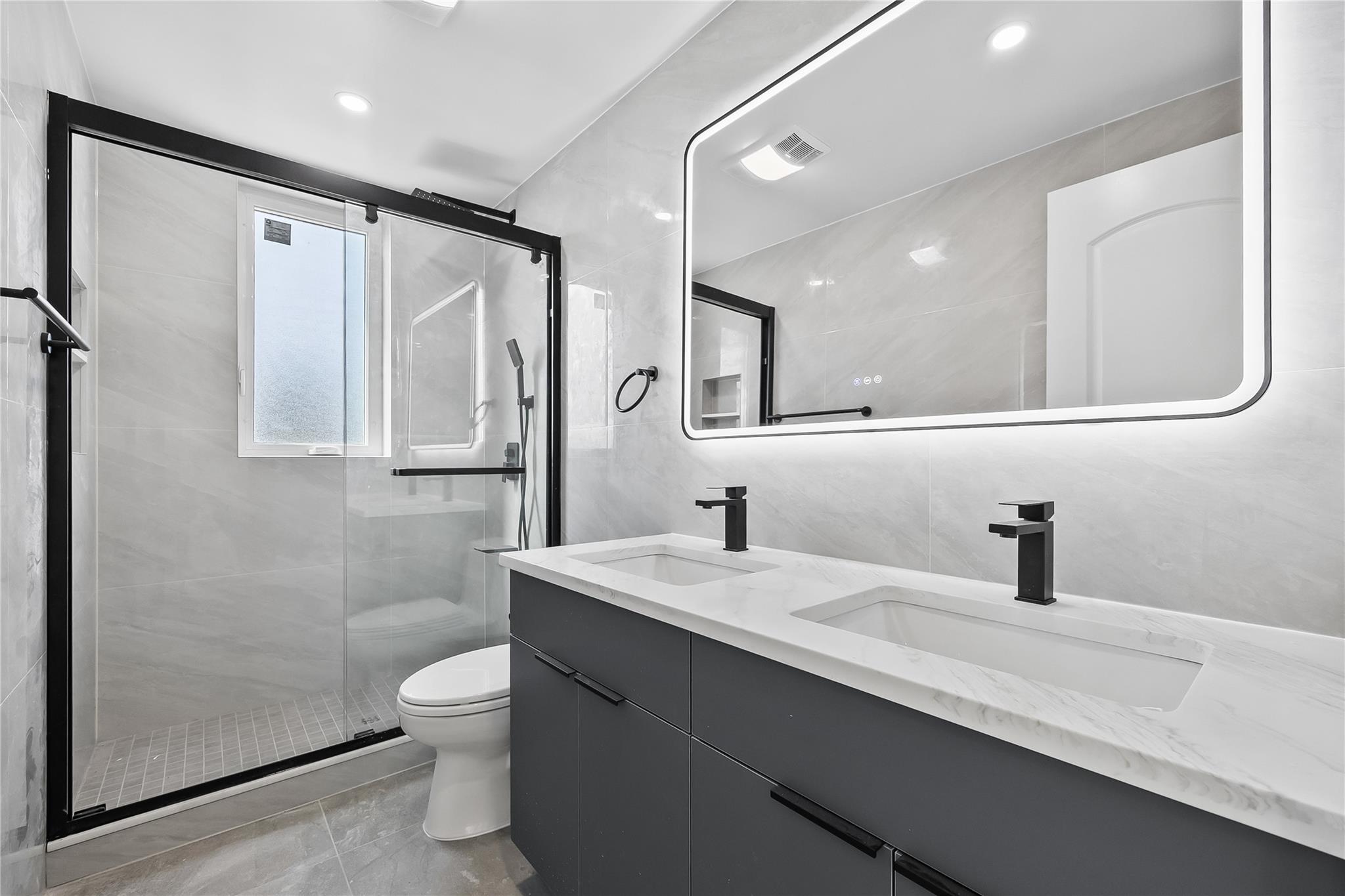 #13 photo, 20222 45th Drive, كوينز Bayside , NY 11361